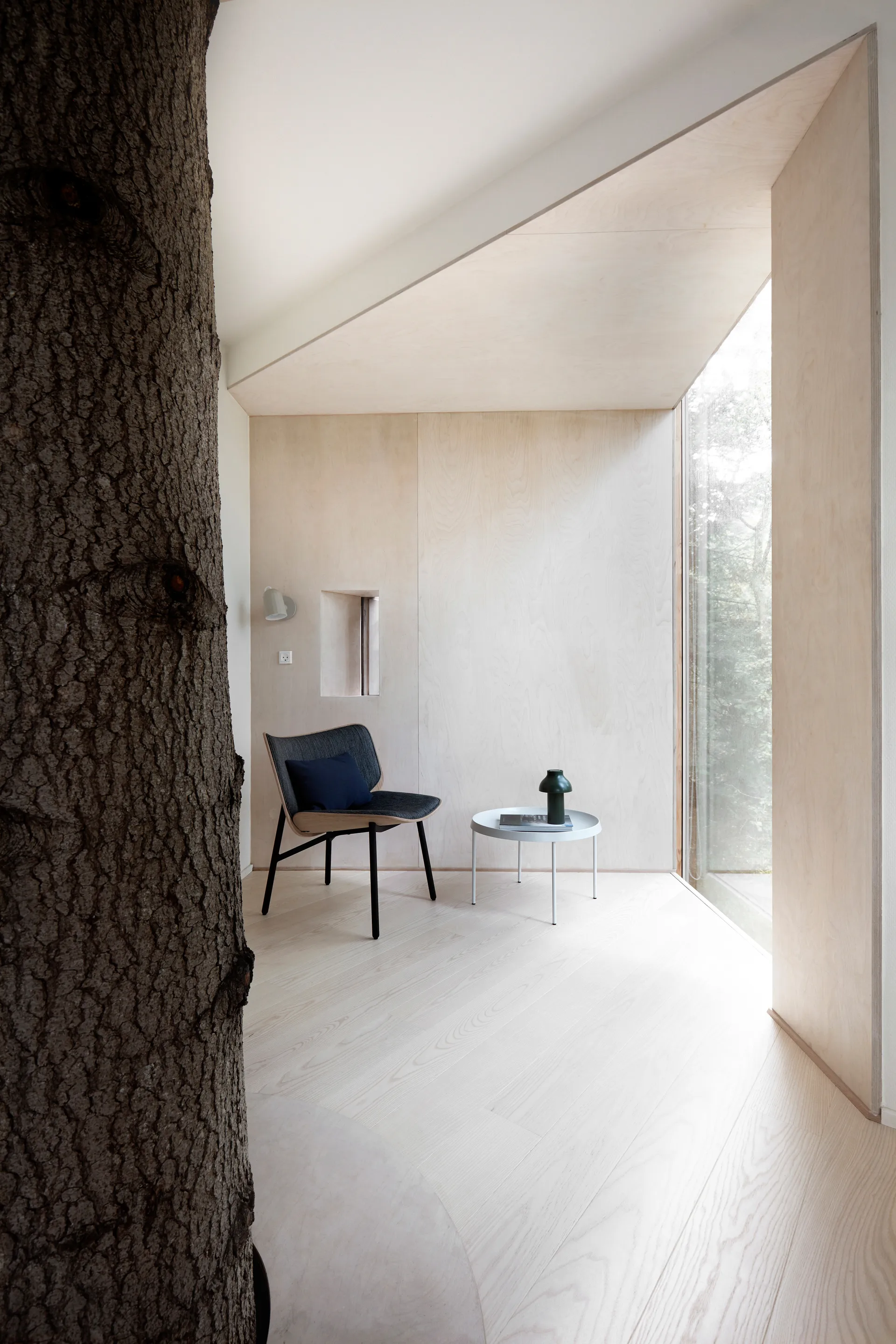 Noc wall button wandlamp, Off white HAY