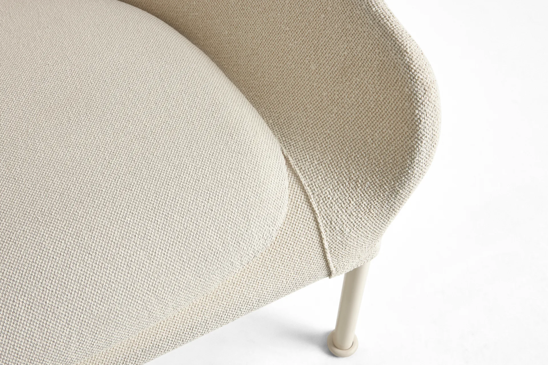 O2 Lounge Chair fauteuil, Soft cream-lackerad staal eggshell HAY