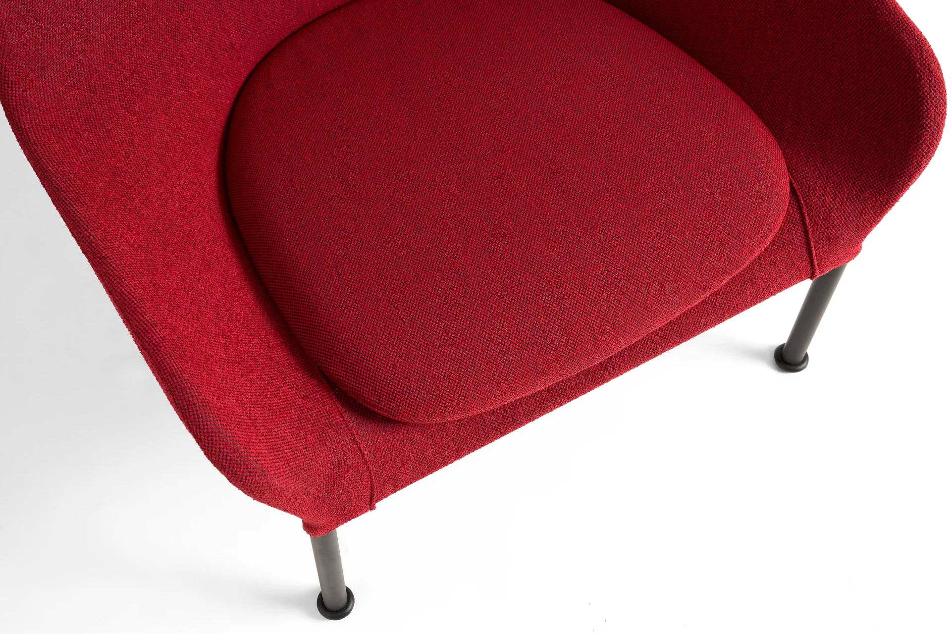 O2 Lounge Chair fauteuil, Soft red-zwartgelakt staal HAY