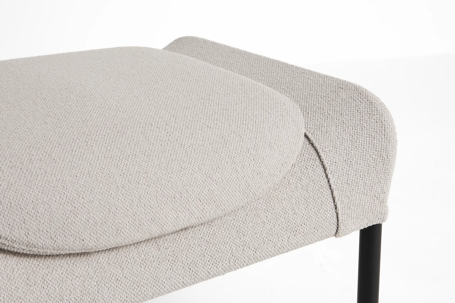 O2 Ottoman voetenbank, Soft light grey-zwartgelakt staal HAY