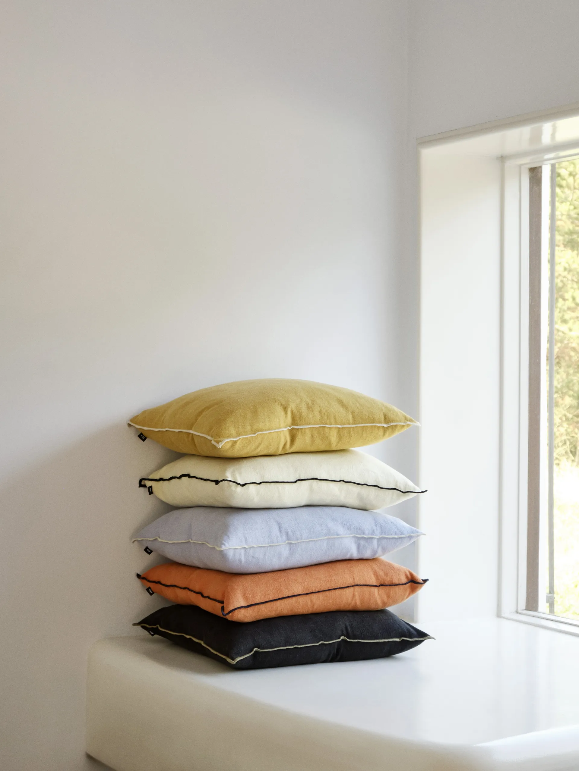 Outline kussen 50x50 cm, Sienna HAY