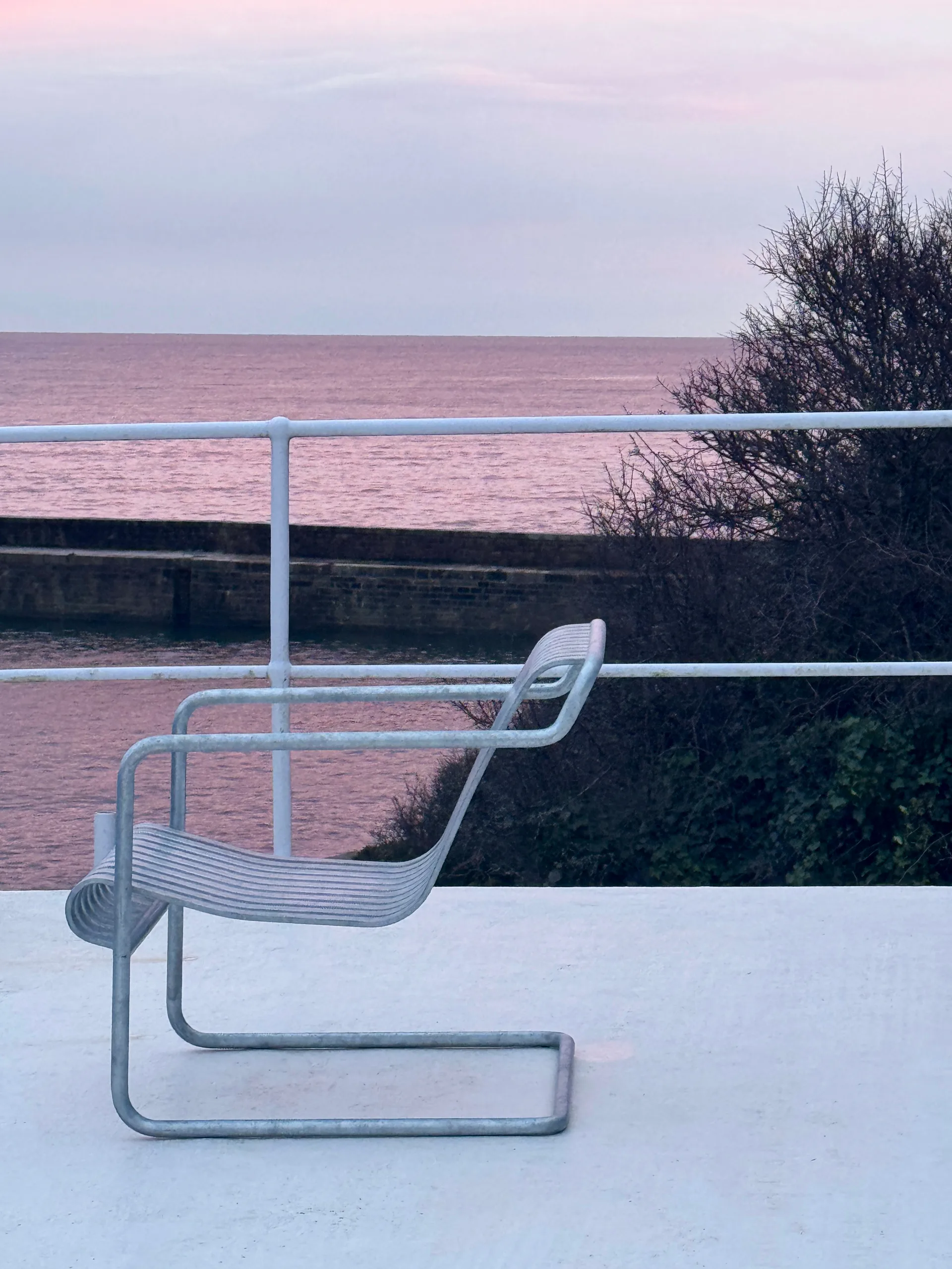 Palissade Cantilever Low loungestoel, Thermisch verzinkt staal HAY