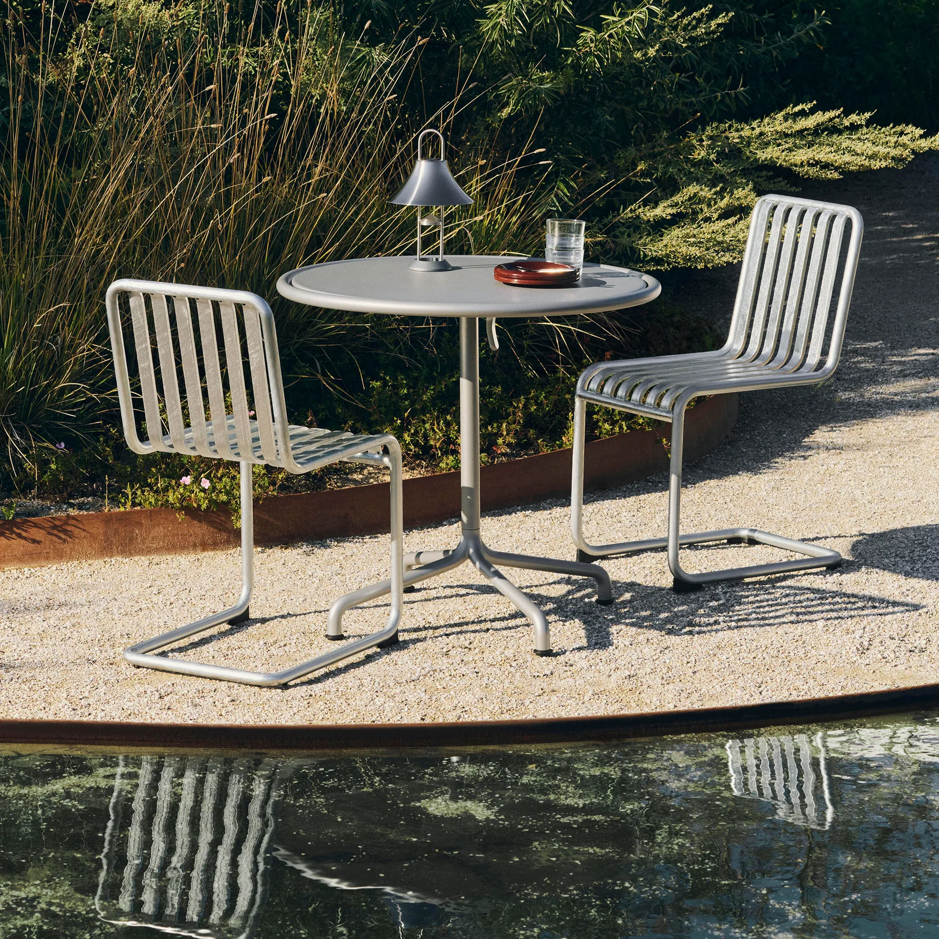 Palissade Cantilever stoel, Sky grey HAY