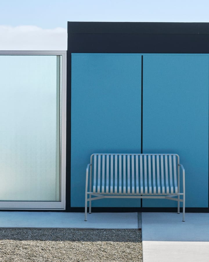 Palissade Dining bank met armleuningen, Sky grey HAY