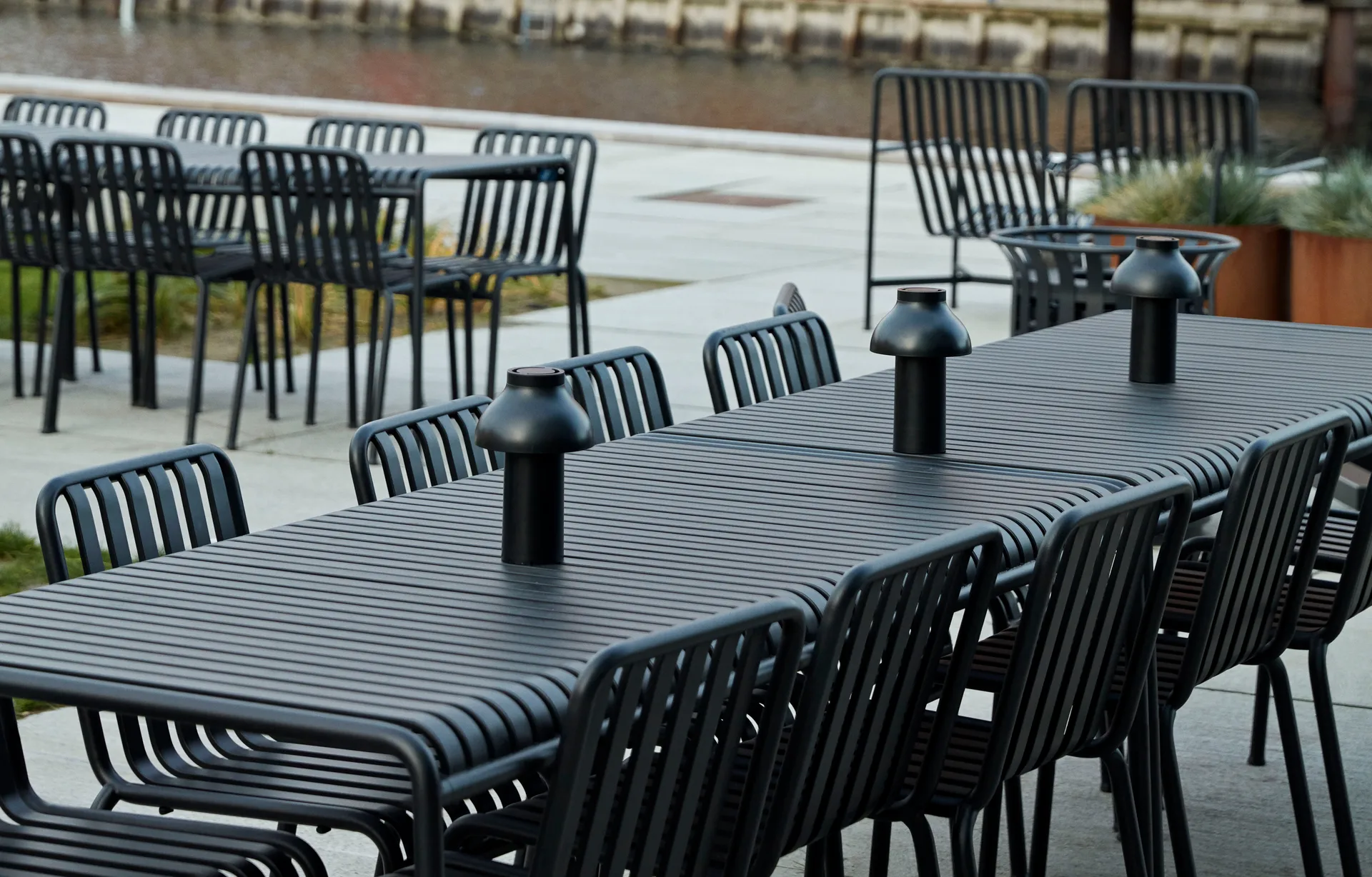 Palissade eetgroep 4 stoelen 170x90 cm - Anthracite,  HAY