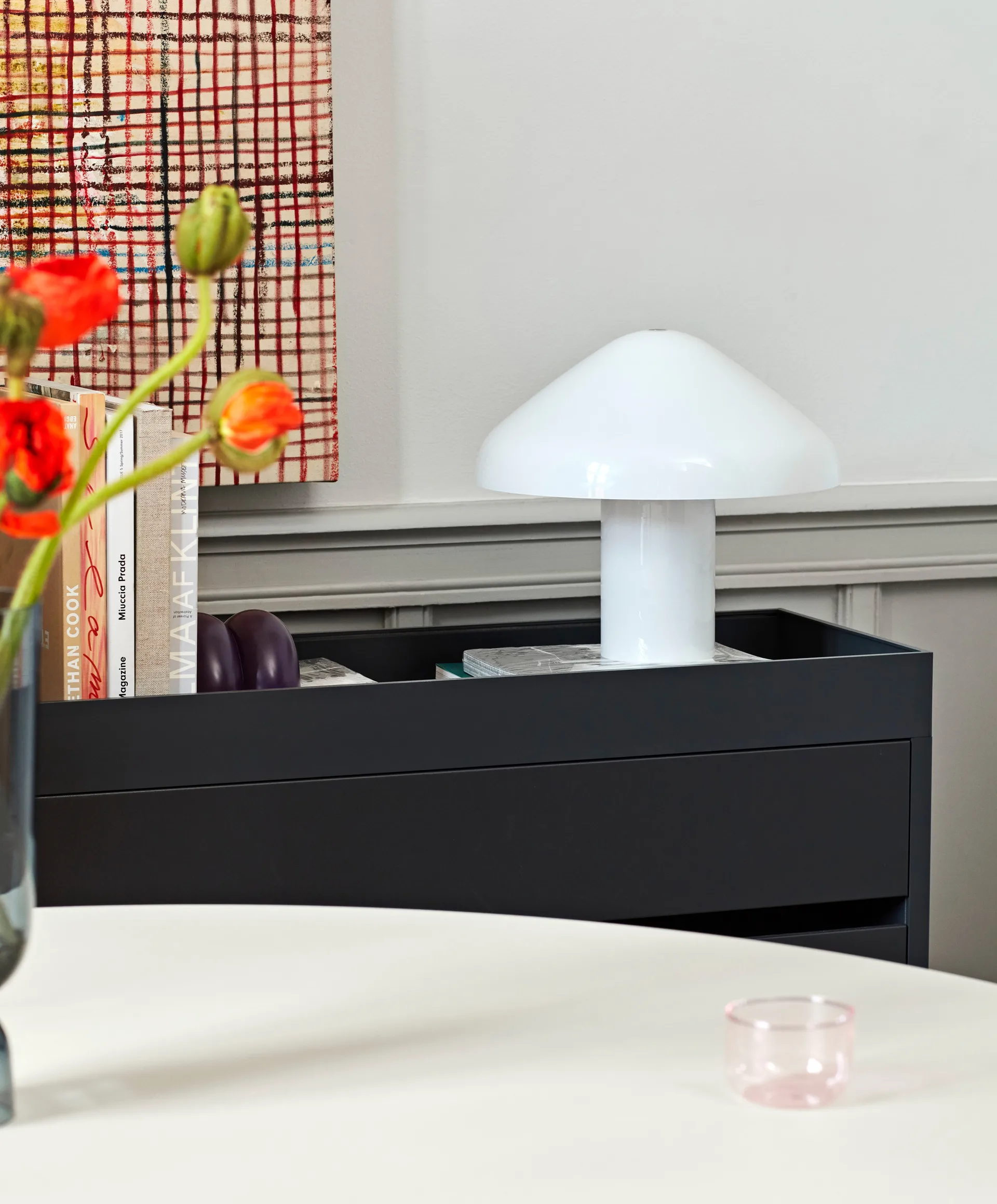 Pao Glass tafellamp Ø35 cm, Wit-opaalglas HAY