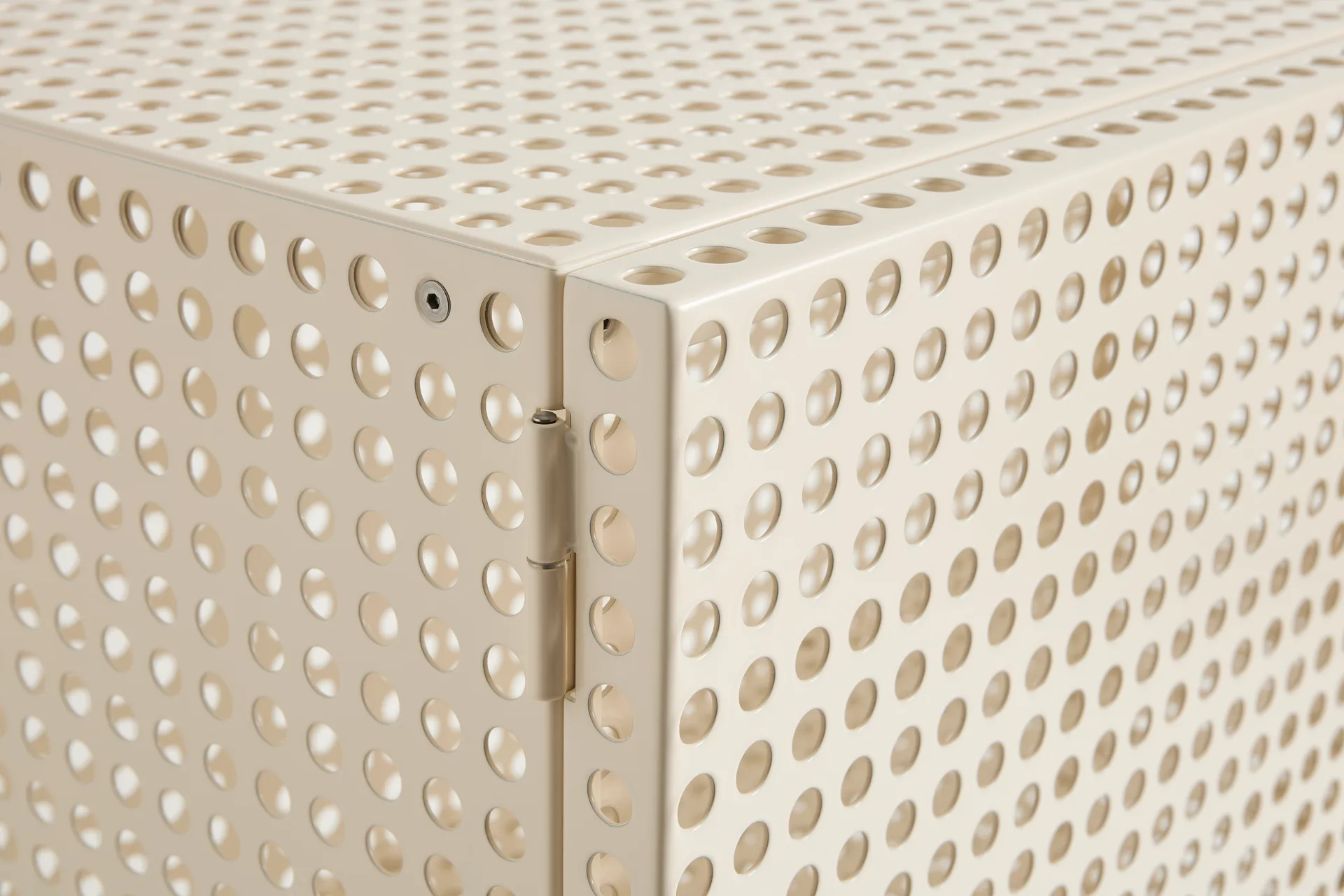 Perforated Cabinet kast large, Eggshell HAY