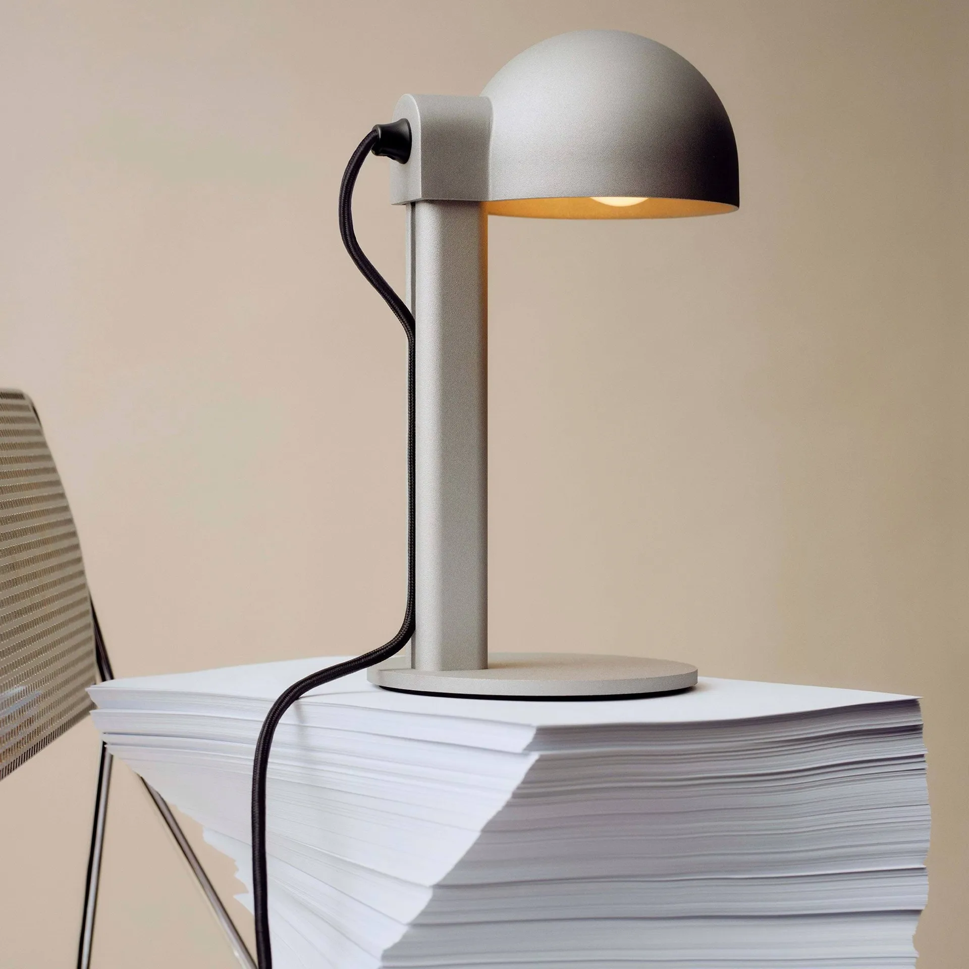 Posto tafellamp, Silver grey HAY