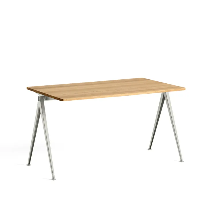 Pyramid 01 bureau - Oak clear lacquer – 140x75 cm – beige stalen onderstel - HAY