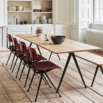 Pyramid 02 eettafel - Oak mat gelakt – 190x85 cm – zwart stalen onderstel - HAY
