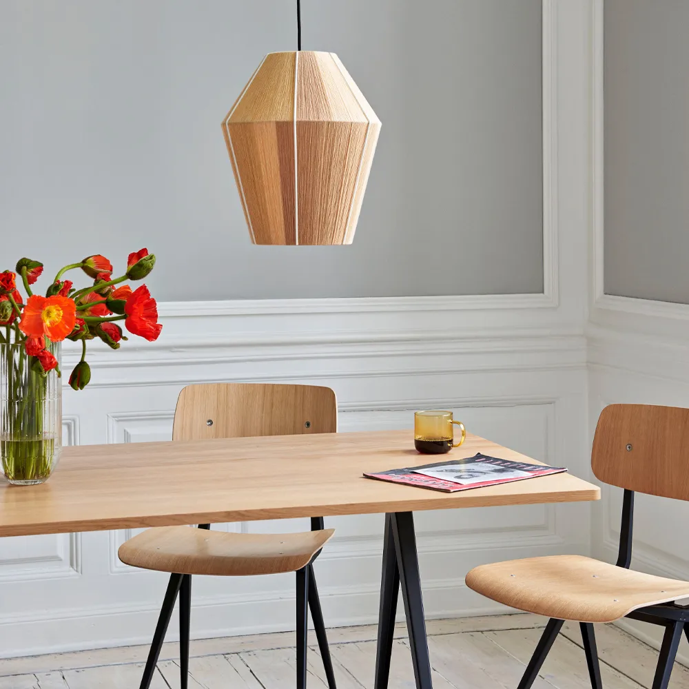 Pyramid 02 eettafel, Oak mat gelakt – 190x85 cm – zwart stalen onderstel HAY