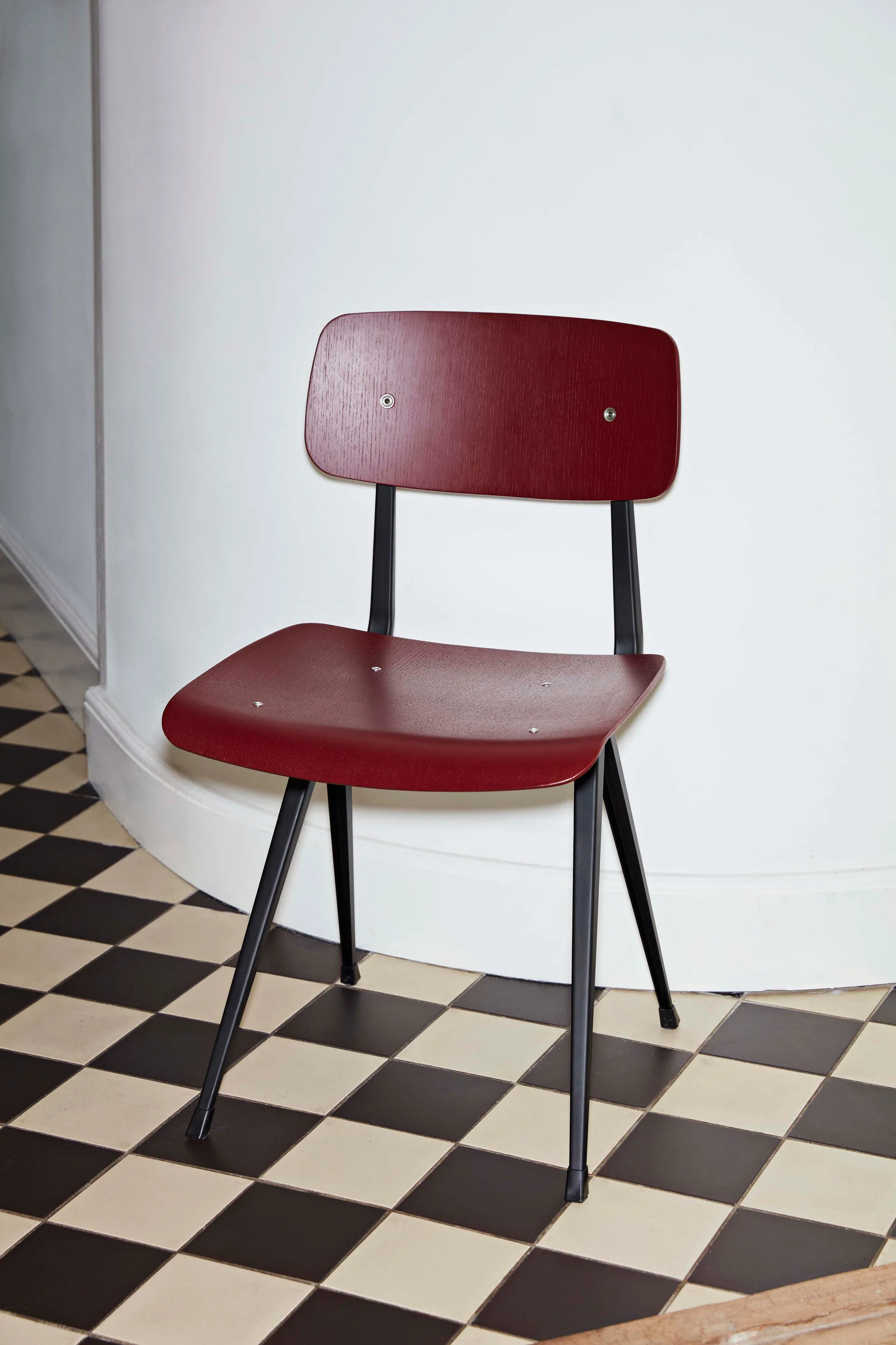 Result stoel, Dark brick – zwart stalen onderstel HAY