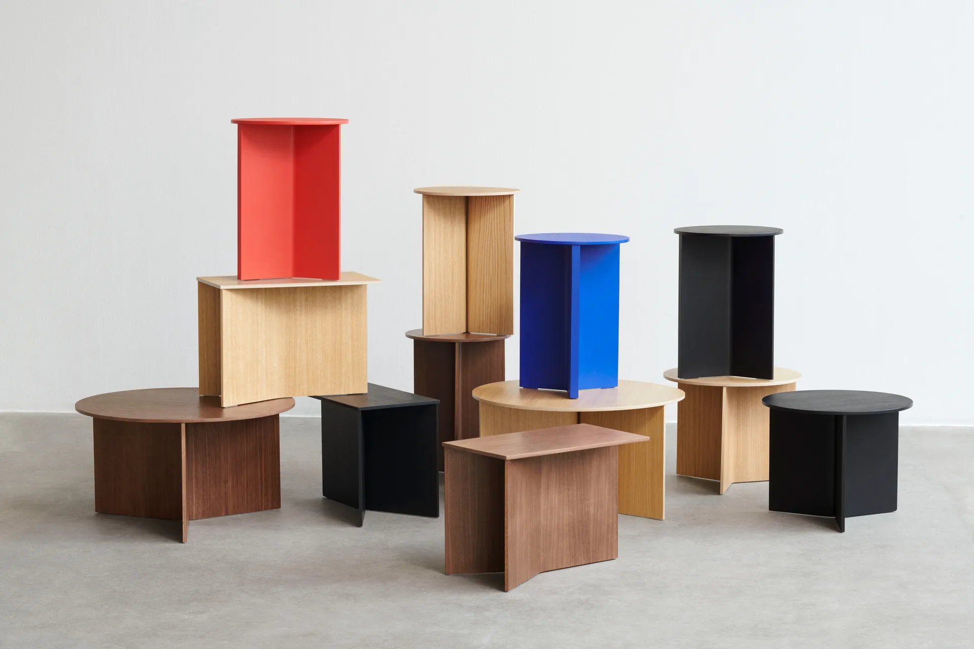 Slit salontafel Ø45 cm, Lacquered oak HAY