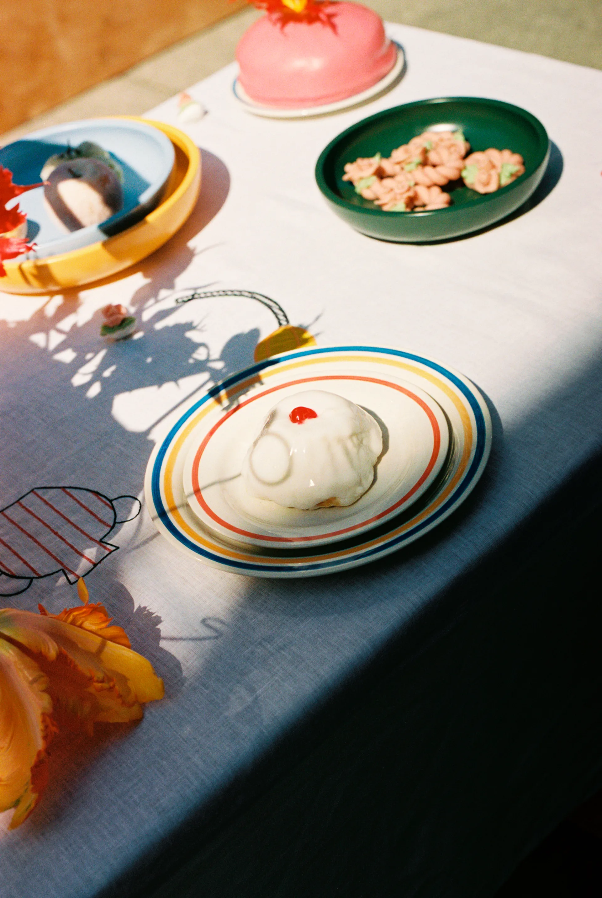 Sobremesa bord Ø24,5 cm 2-pack, Blue-yellow HAY