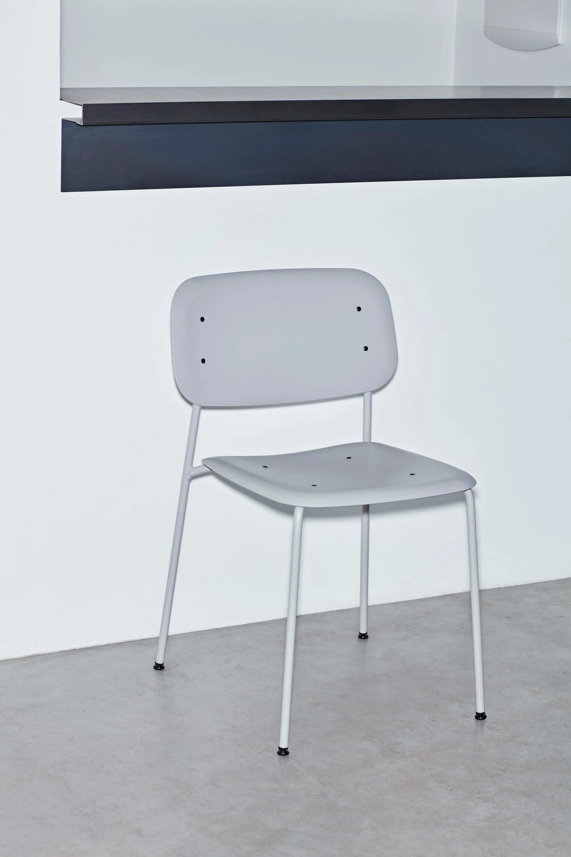 Soft Edge 45 stoel, Soft grey – soft grey stalen onderstel HAY
