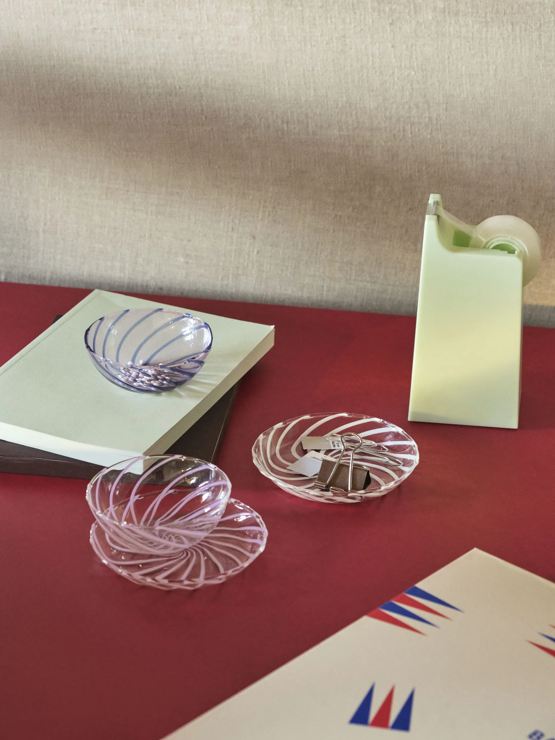 Spin schotel Ø11 cm 2-pack, Transparant-roze rand HAY
