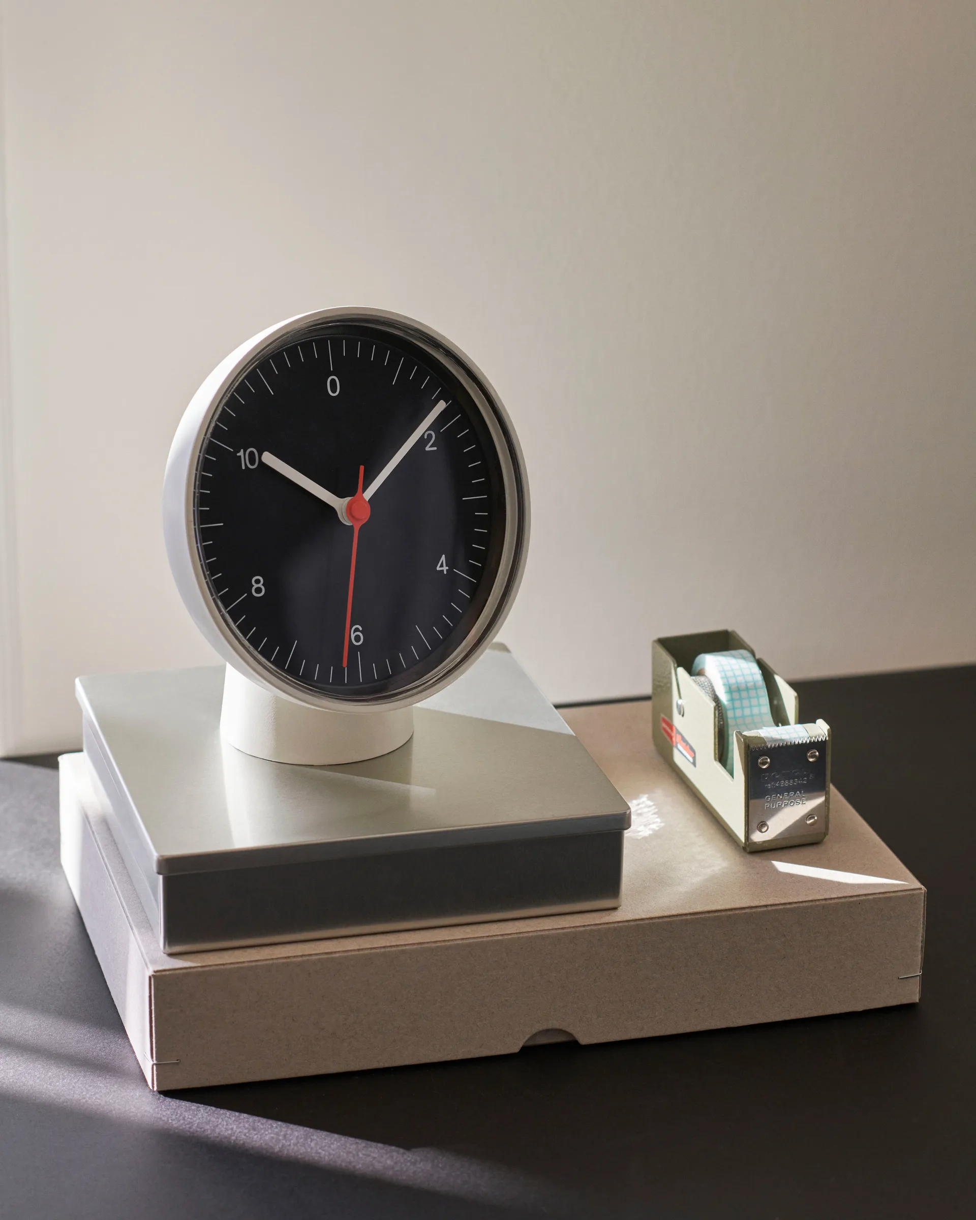 Table Clock wand-/tafelklok, White​ HAY