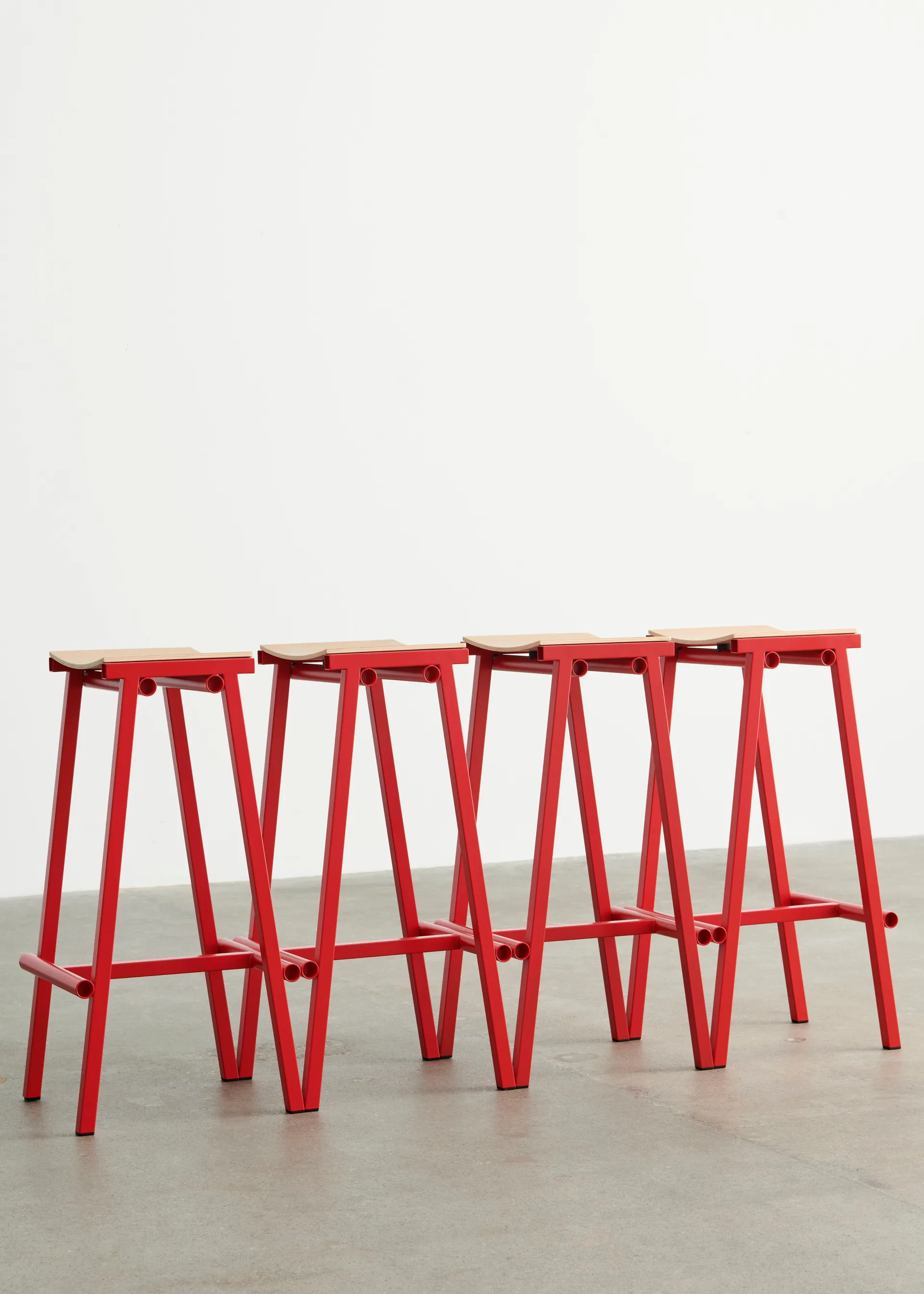 Taburete 8 high barkruk 75 cm, Signaalrood HAY