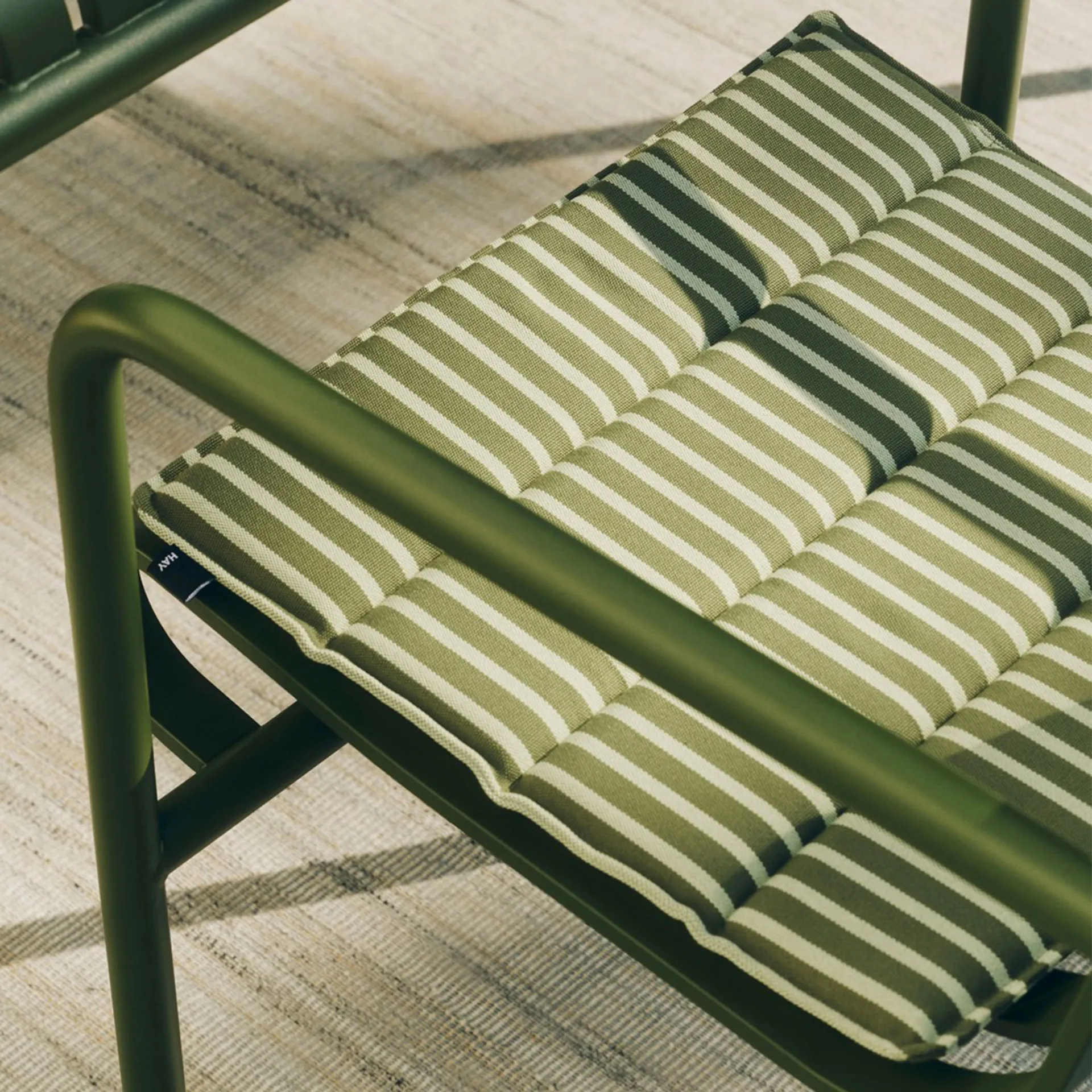 Terrazza zitkussen, Olive bold stripe, 40x40 cm HAY
