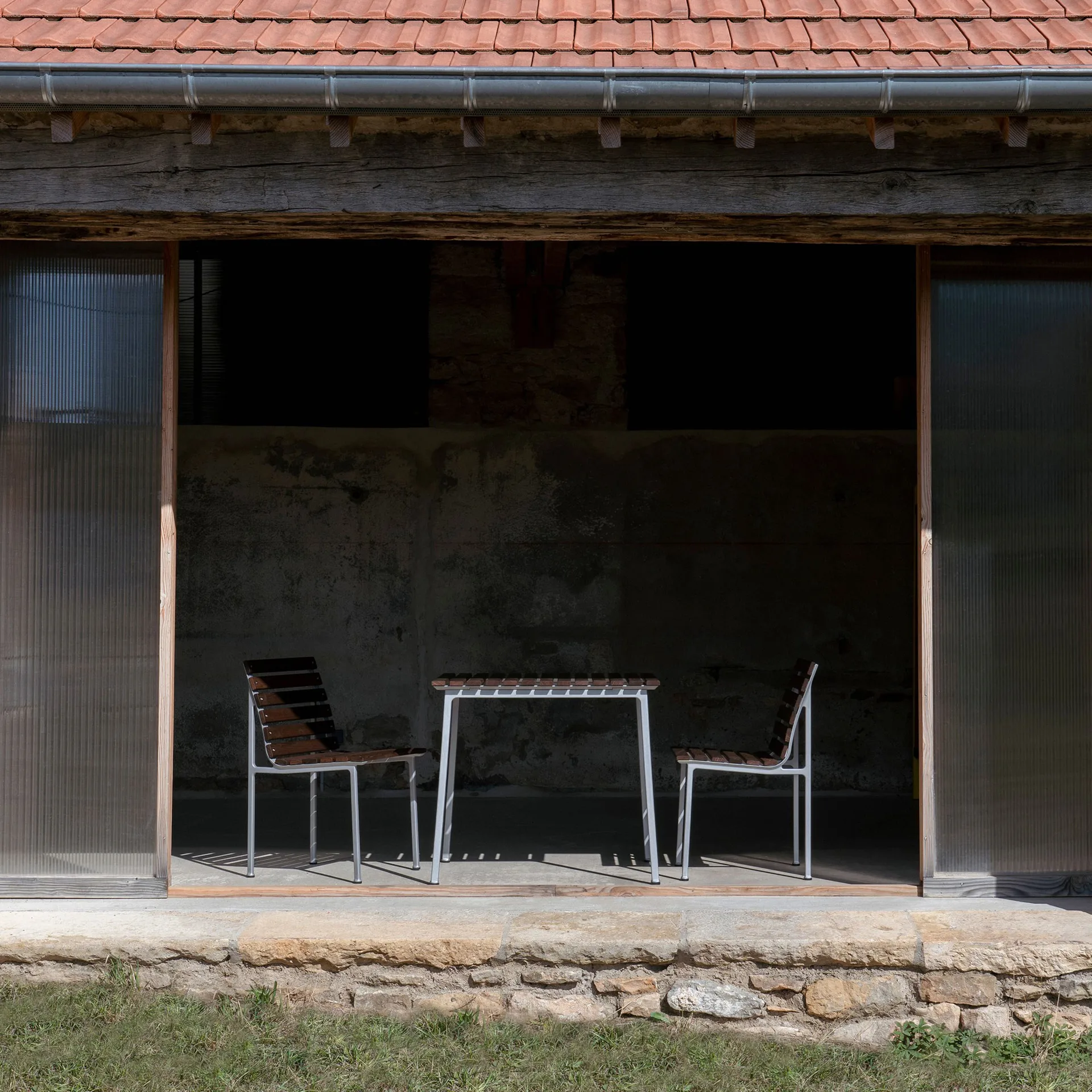 Traverse eettafel, Oiled ash, 75 cm HAY