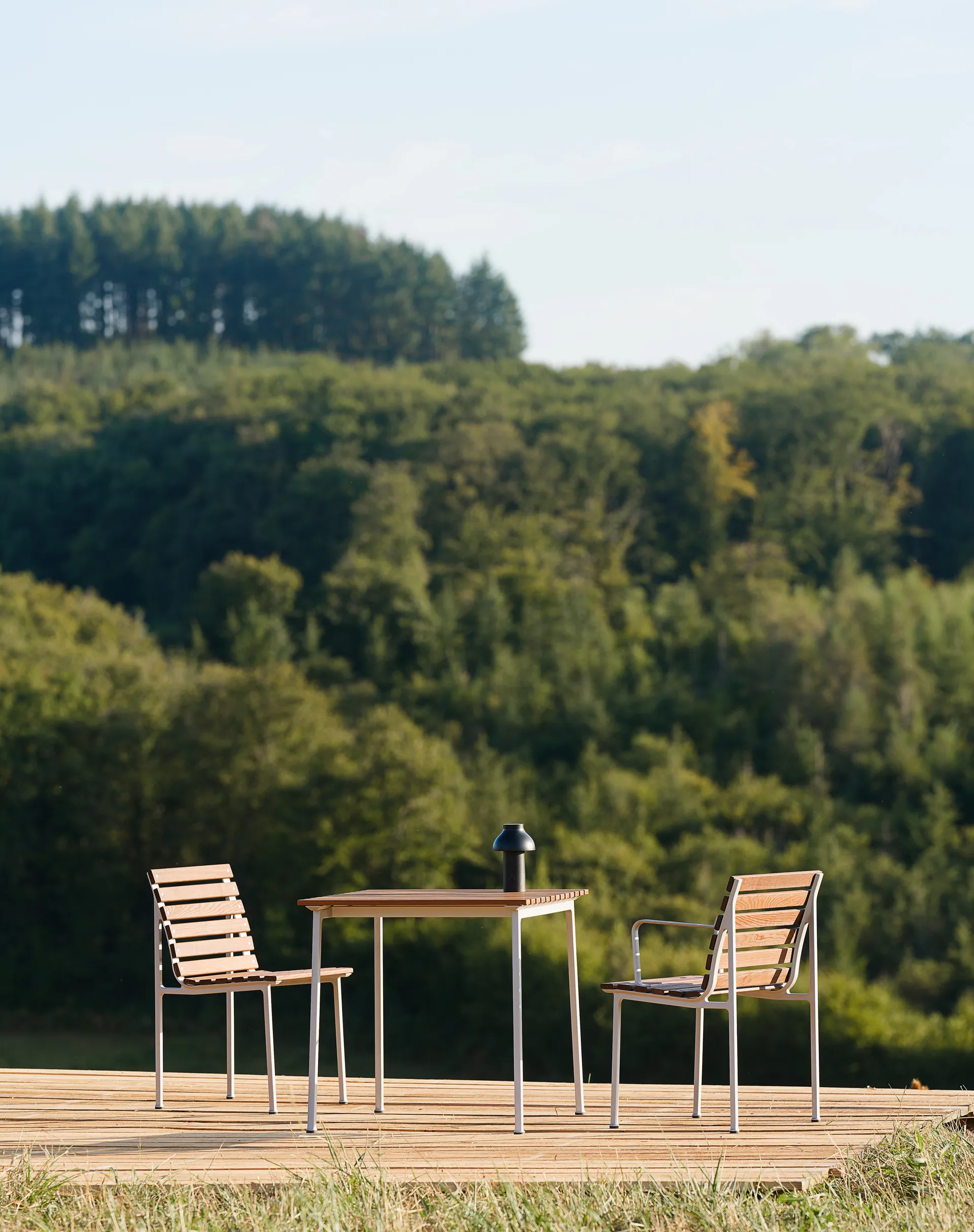 Traverse eettafel, Oiled ash, 75 cm HAY