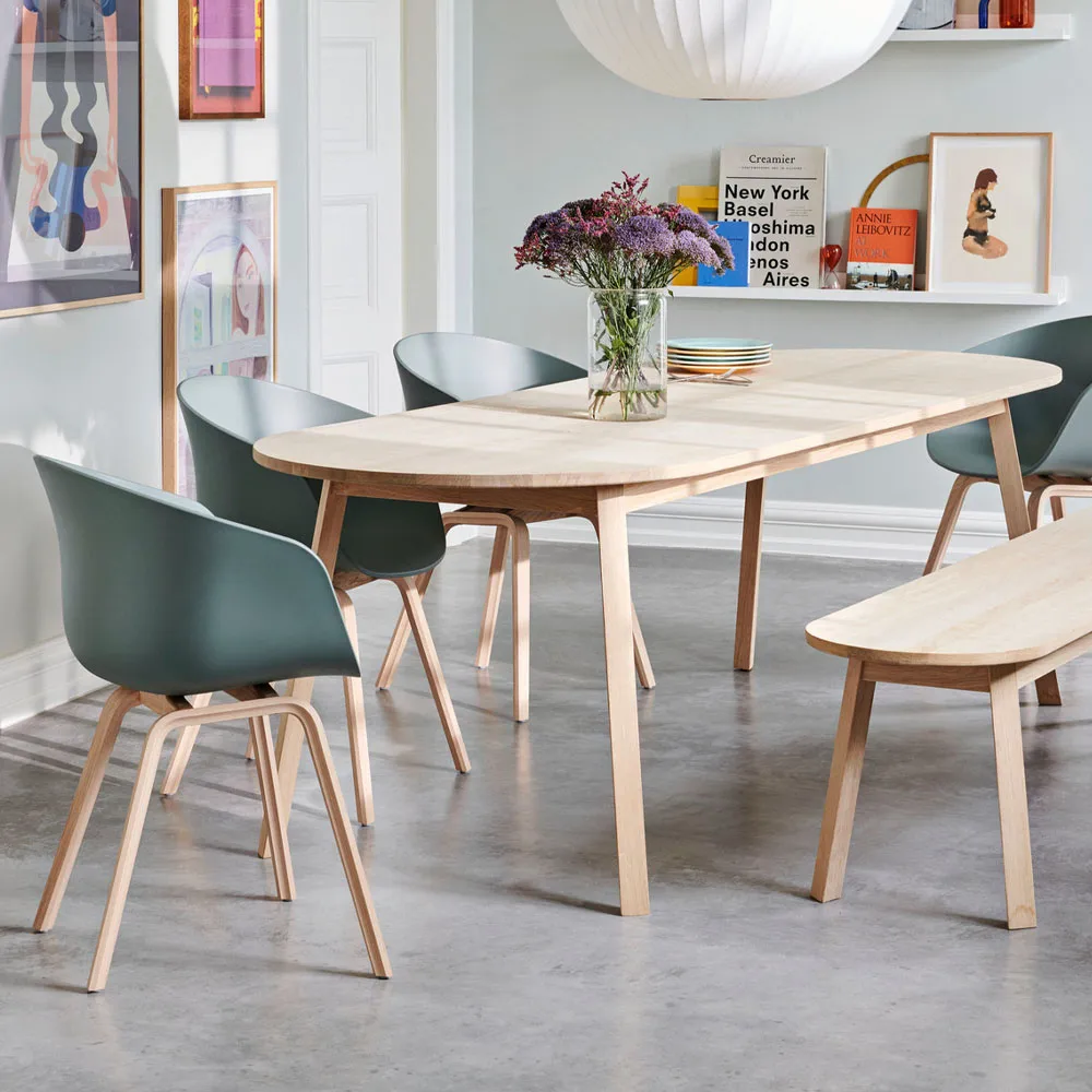 Triangle Leg eettafel, Gelakt eiken, 200x85 cm HAY