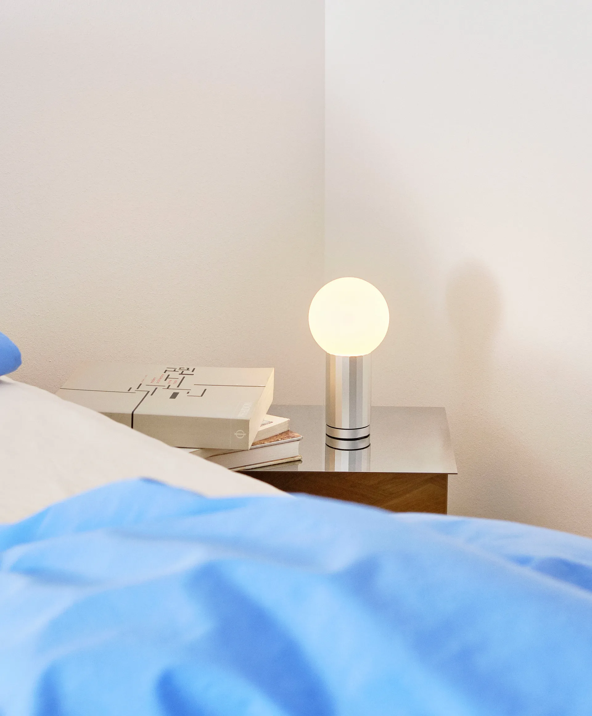 Turn On tafellamp, Aluminium HAY