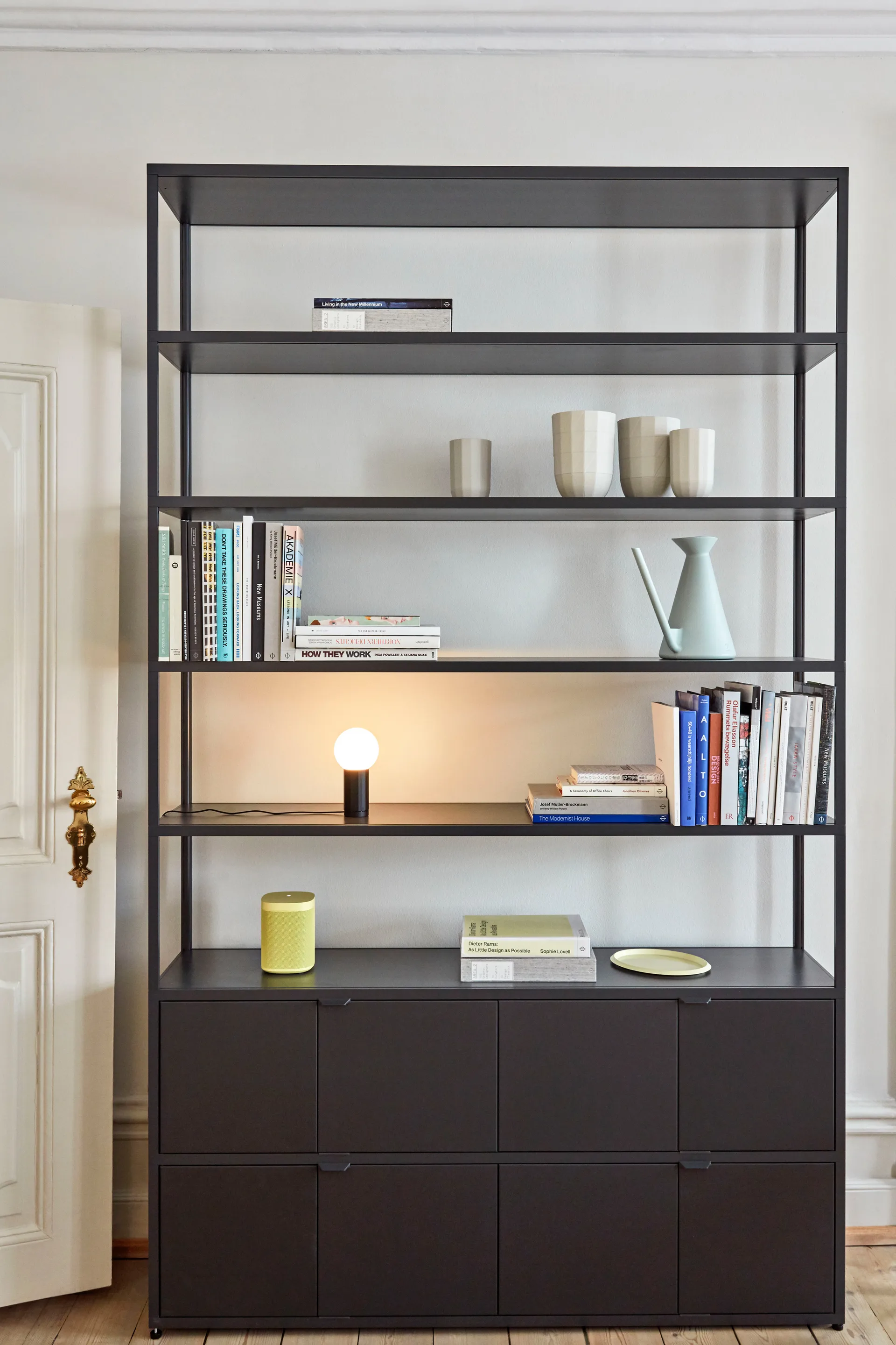 Turn On tafellamp, Zwart HAY