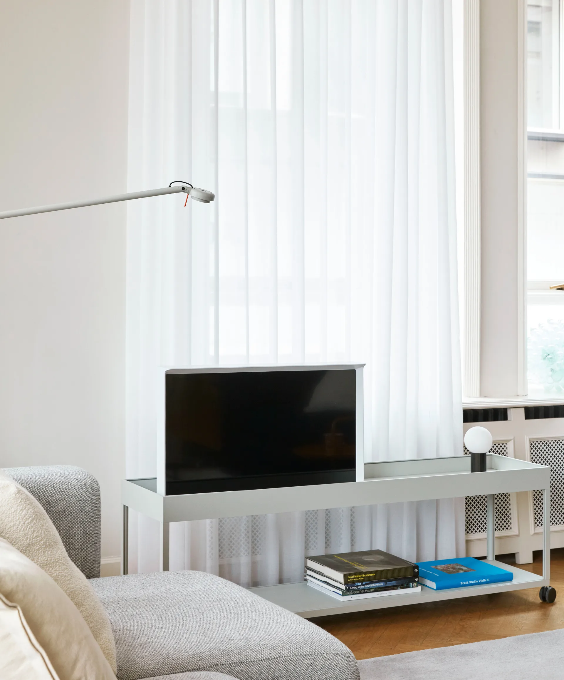 Turn On tafellamp, Zwart HAY