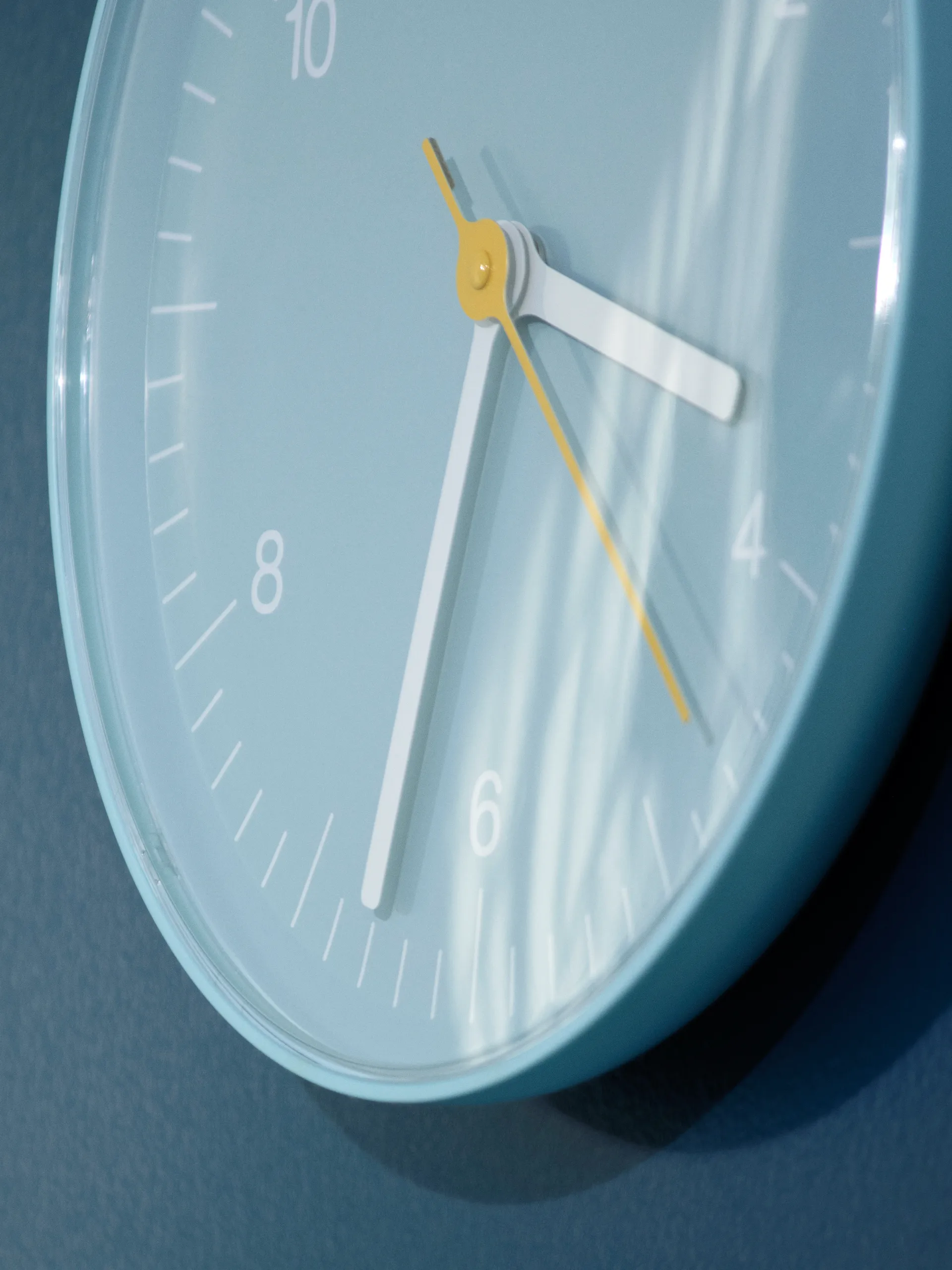 Wall Clock wandklok Ø26,5 cm, Blue HAY