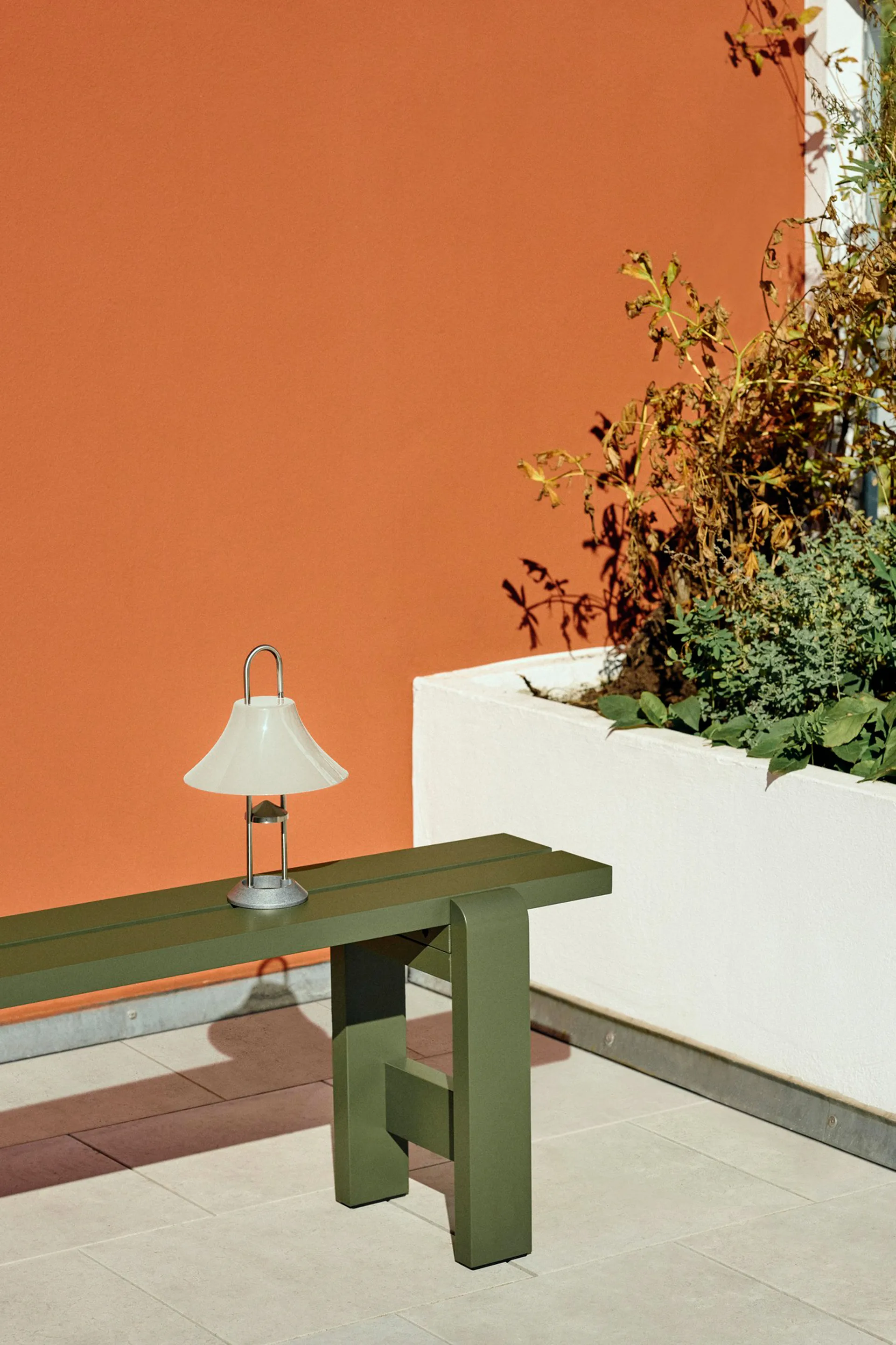 Weekday bank 140x23 cm gelakt sparrenhout, Olijf HAY