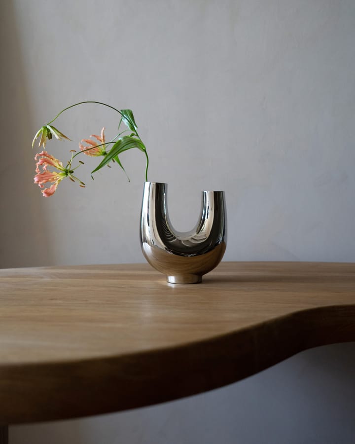 Kazumi vaas, Nikkel Hein Studio