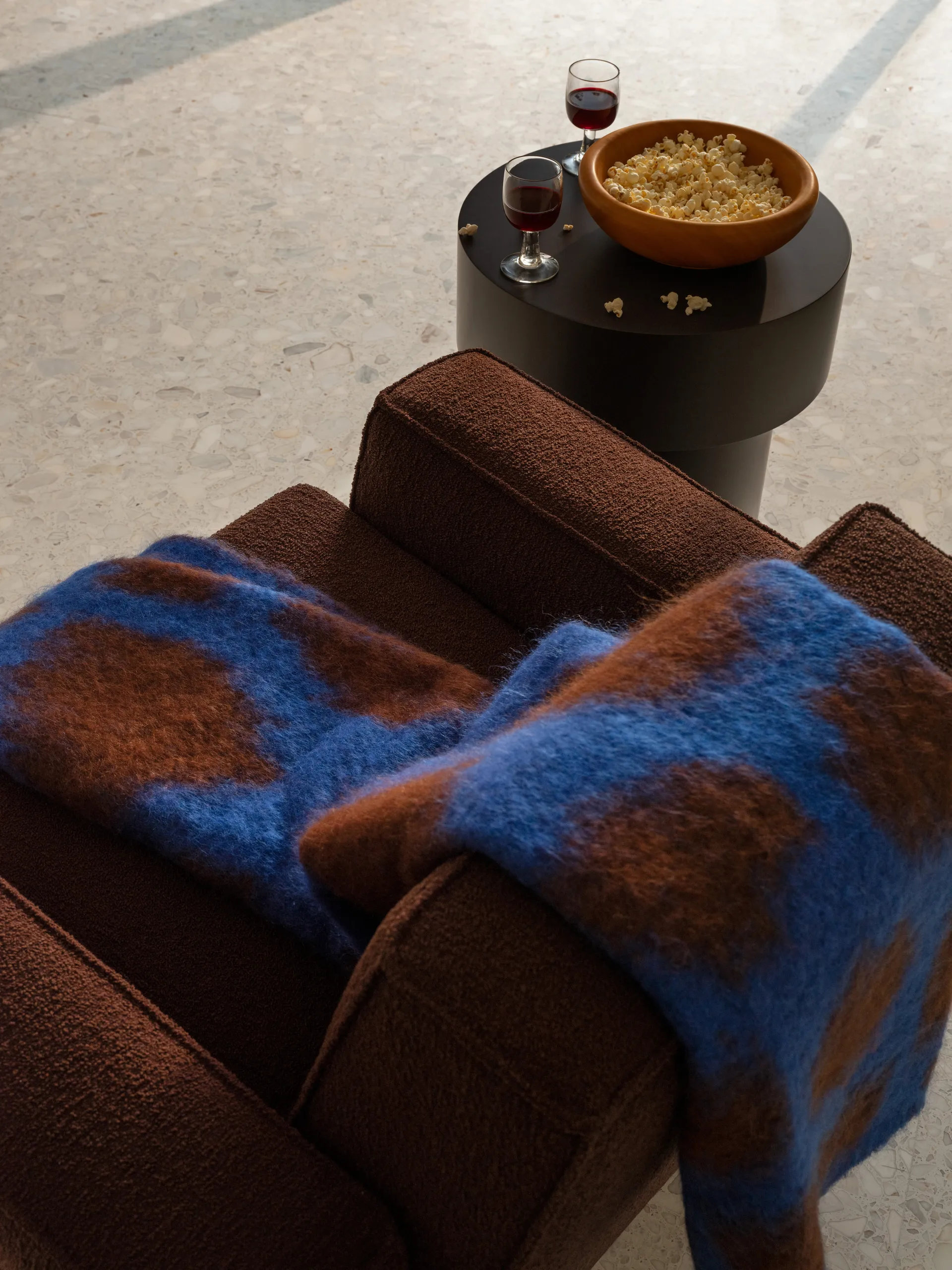 Hunk loungefauteuil met armleuningen, Chocolate Hem