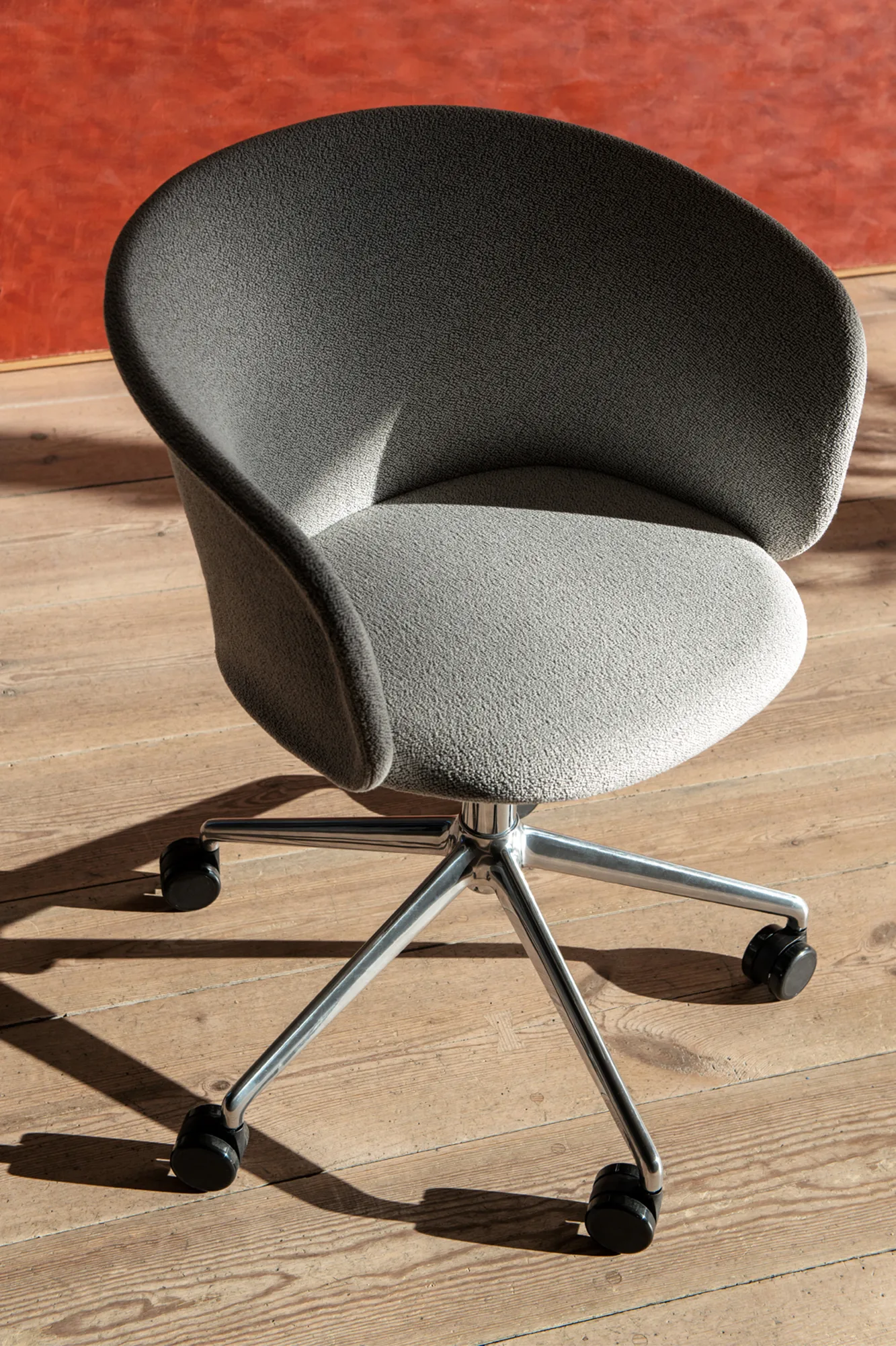 Kendo Swivel bureaustoel met 5 wielen, Porcelain-polished aluminium Hem