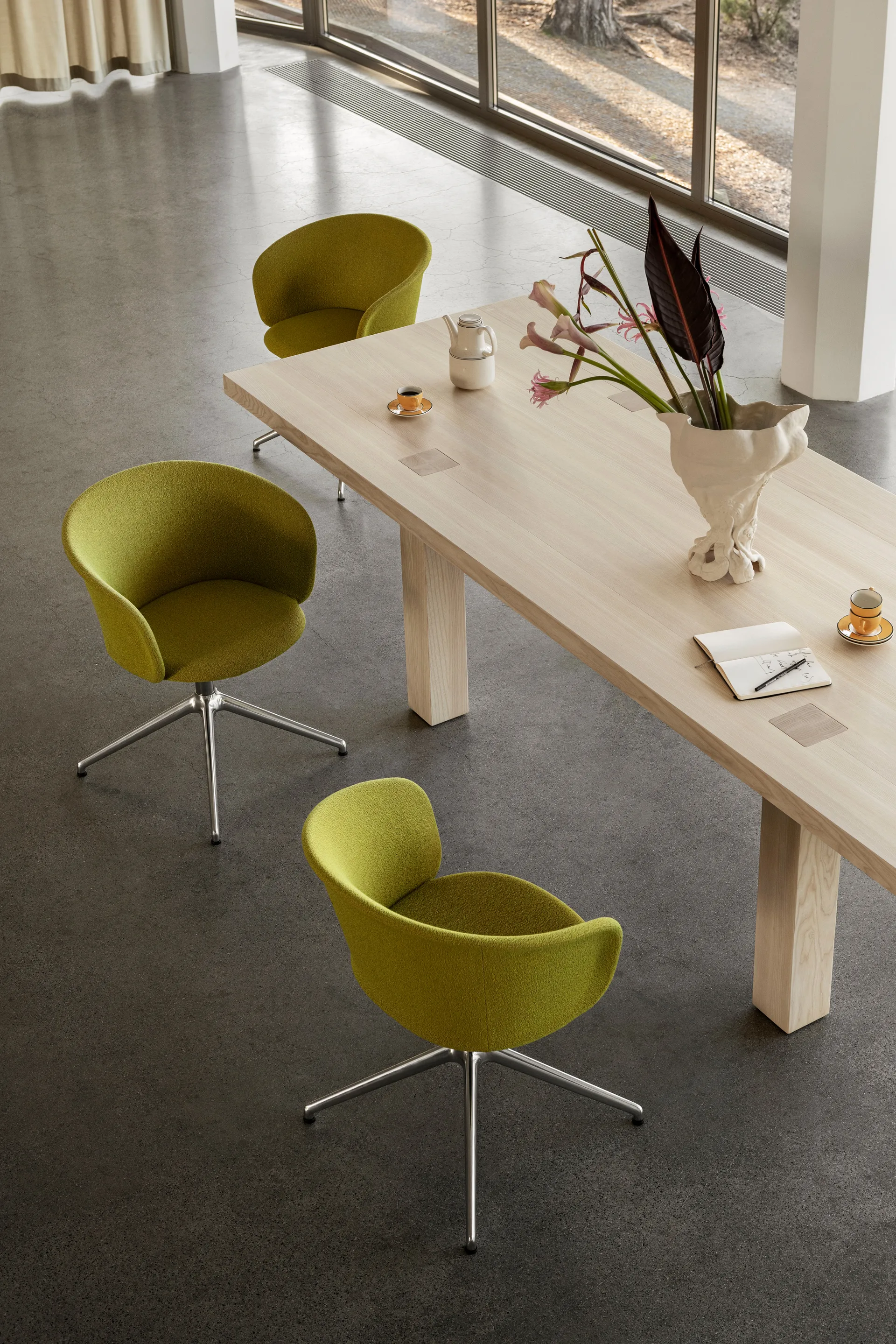 Max eettafel 90x250 cm, Essenhout Hem