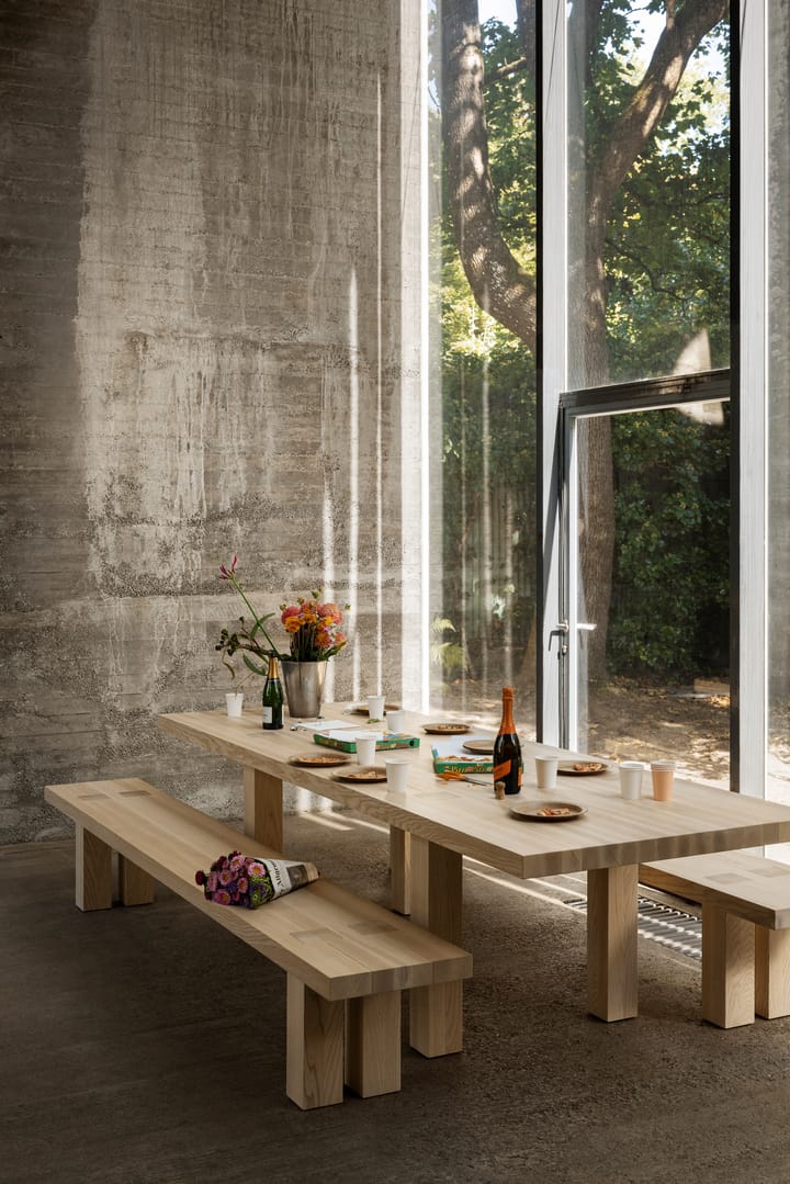Max eettafel met banken 250 cm, Essenhout Hem