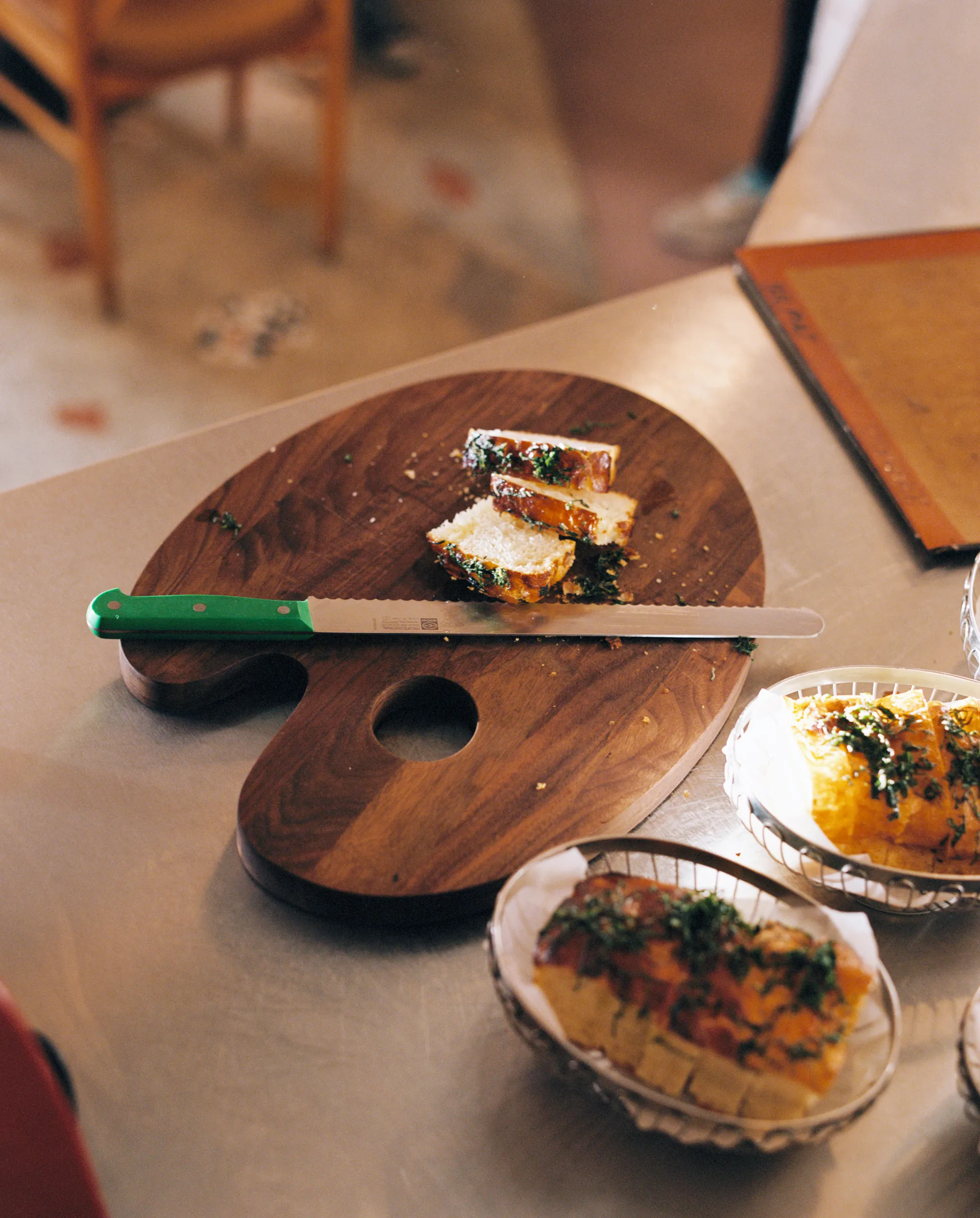 Palette snijplank Small 24x34 cm, Walnoot Hem