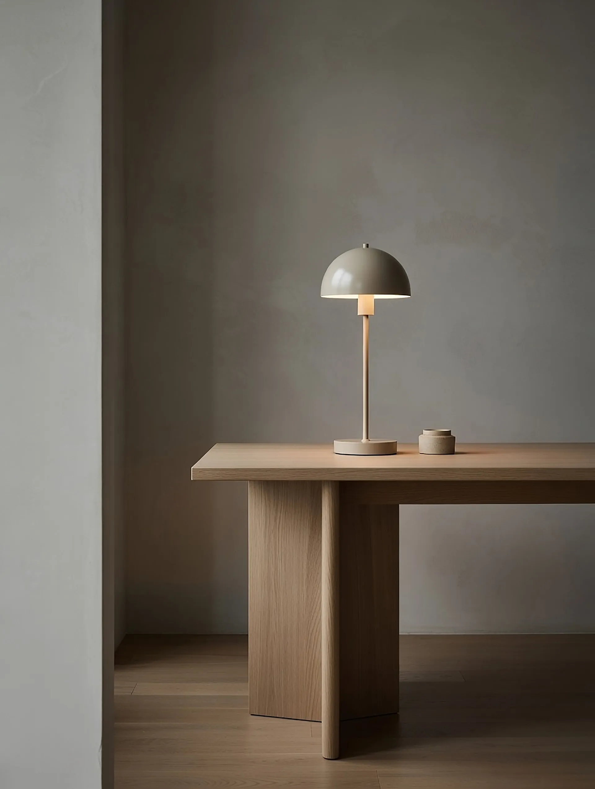 Vienda tafellamp, Putty grey Herstal