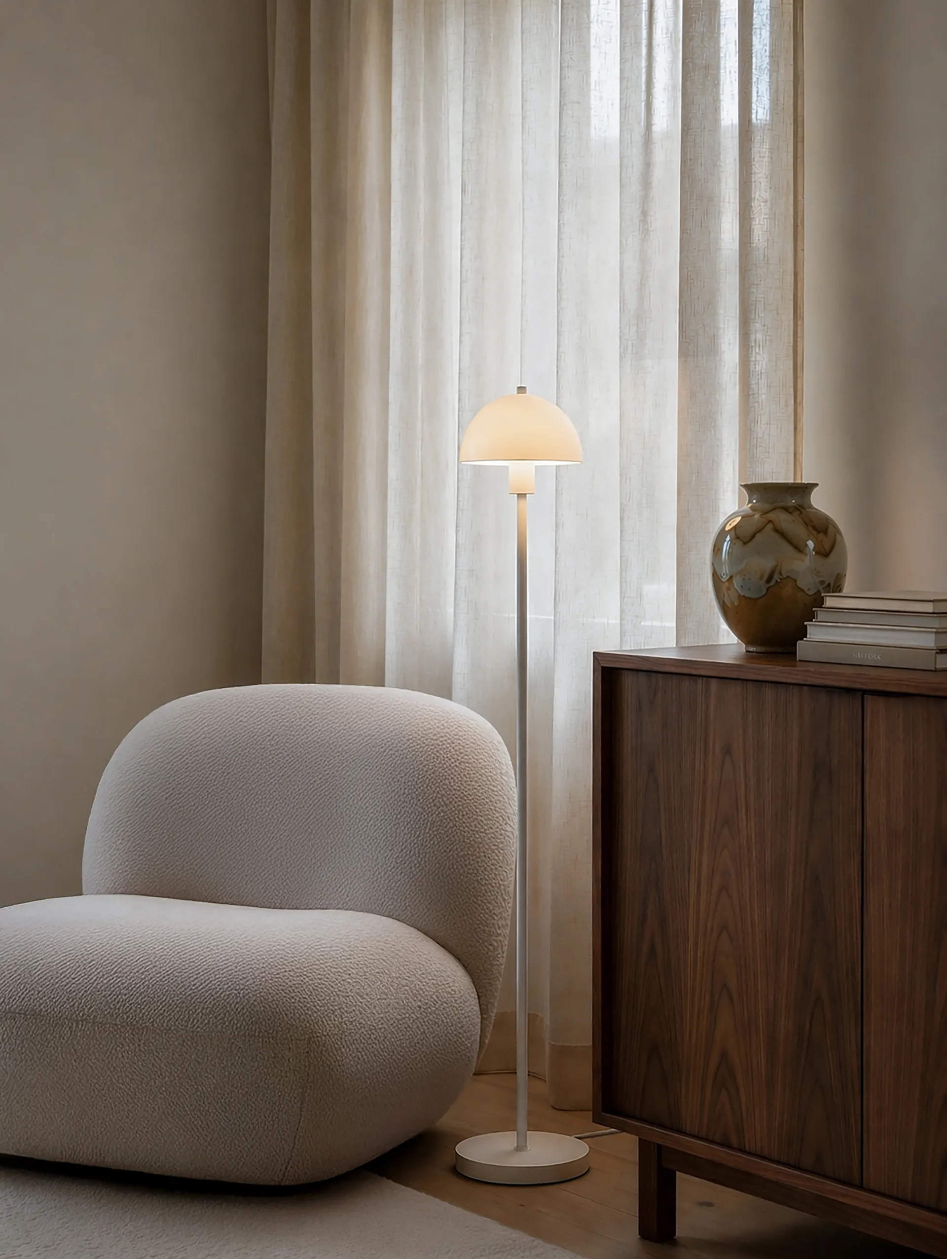Vienda vloerlamp, Wit-opaalglas Herstal