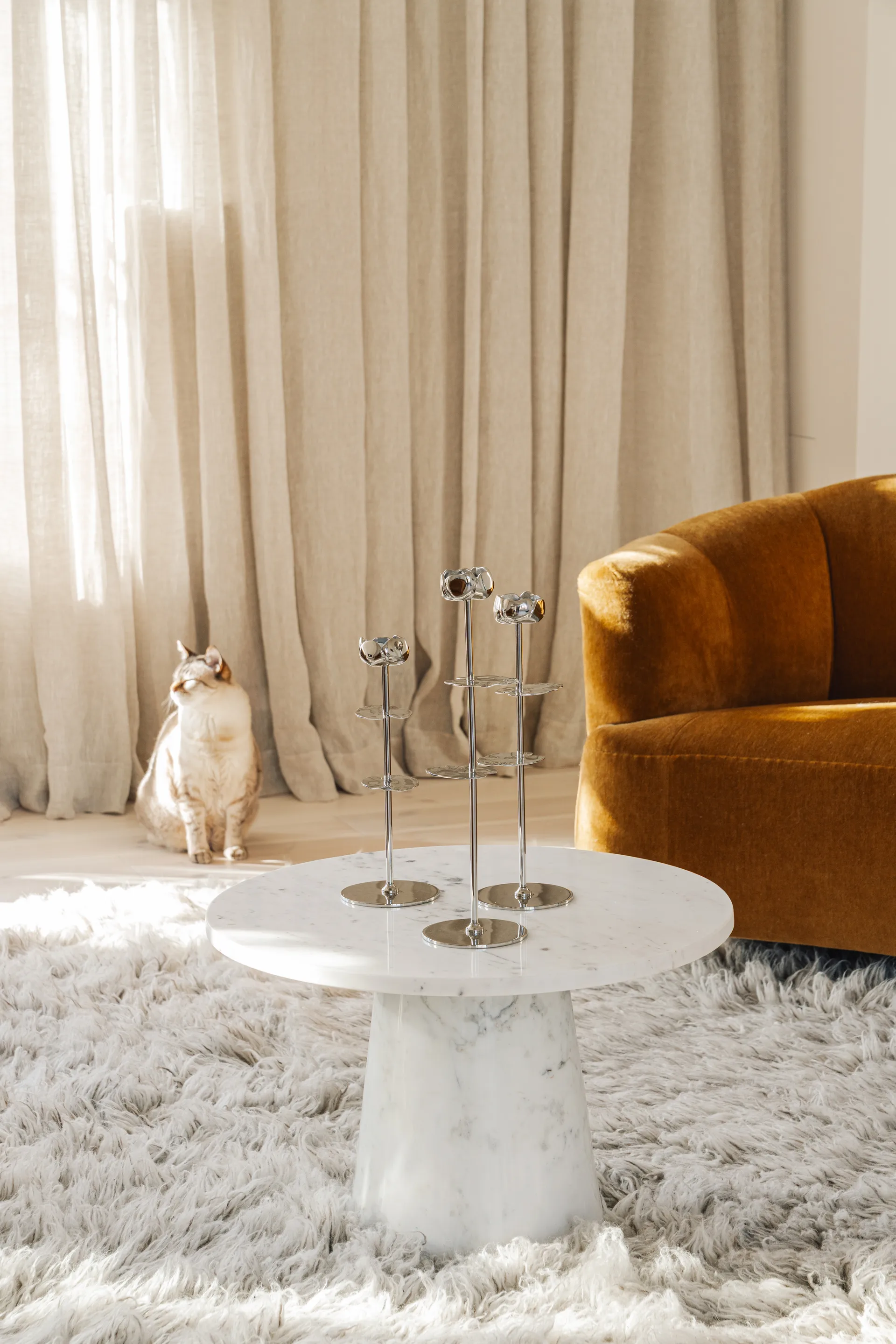 Ninfea Alta kandelaar 35 cm, Vernikkeld messing Hilke Collection