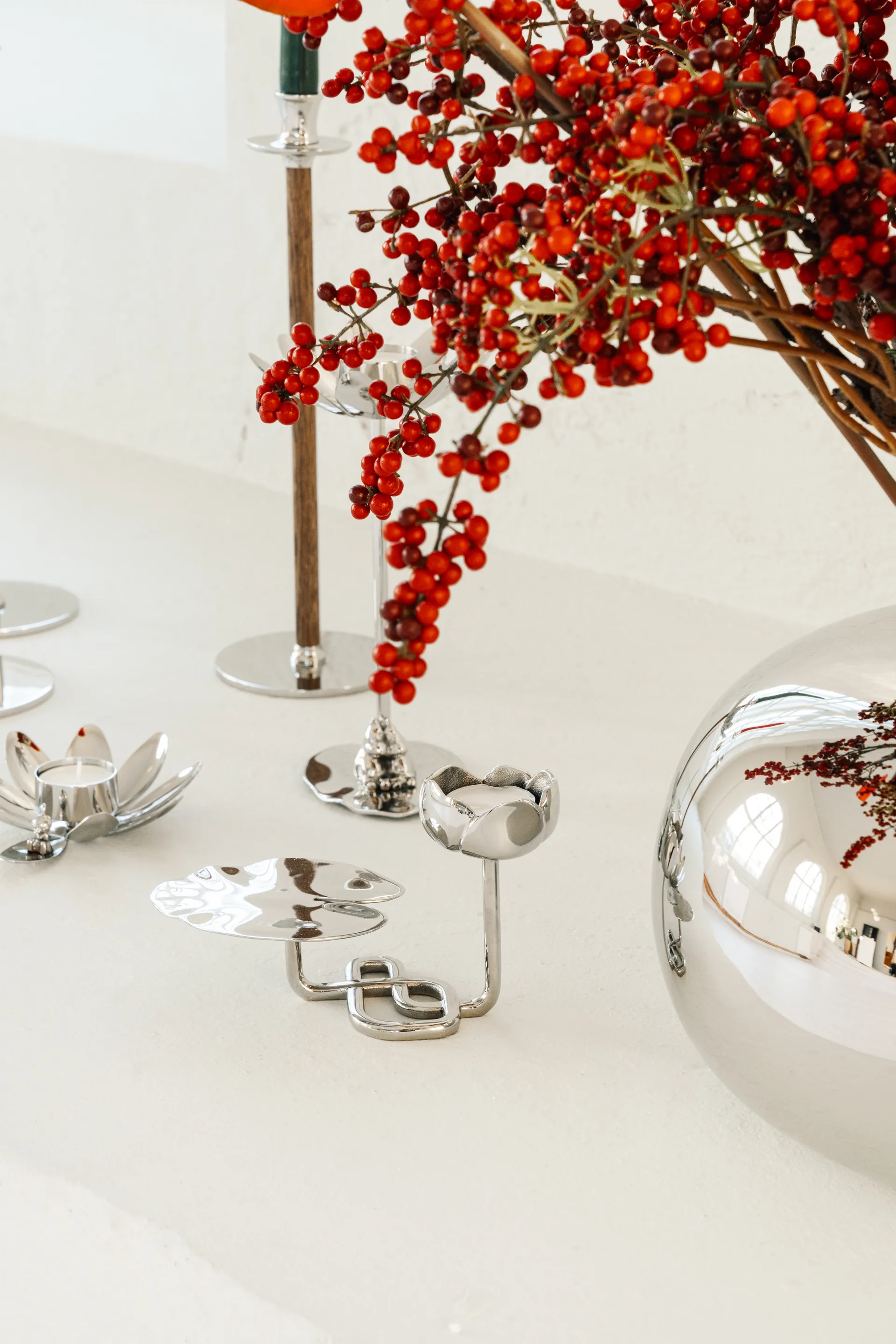 Ninfea No.1 kandelaar, Vernikkeld messing Hilke Collection