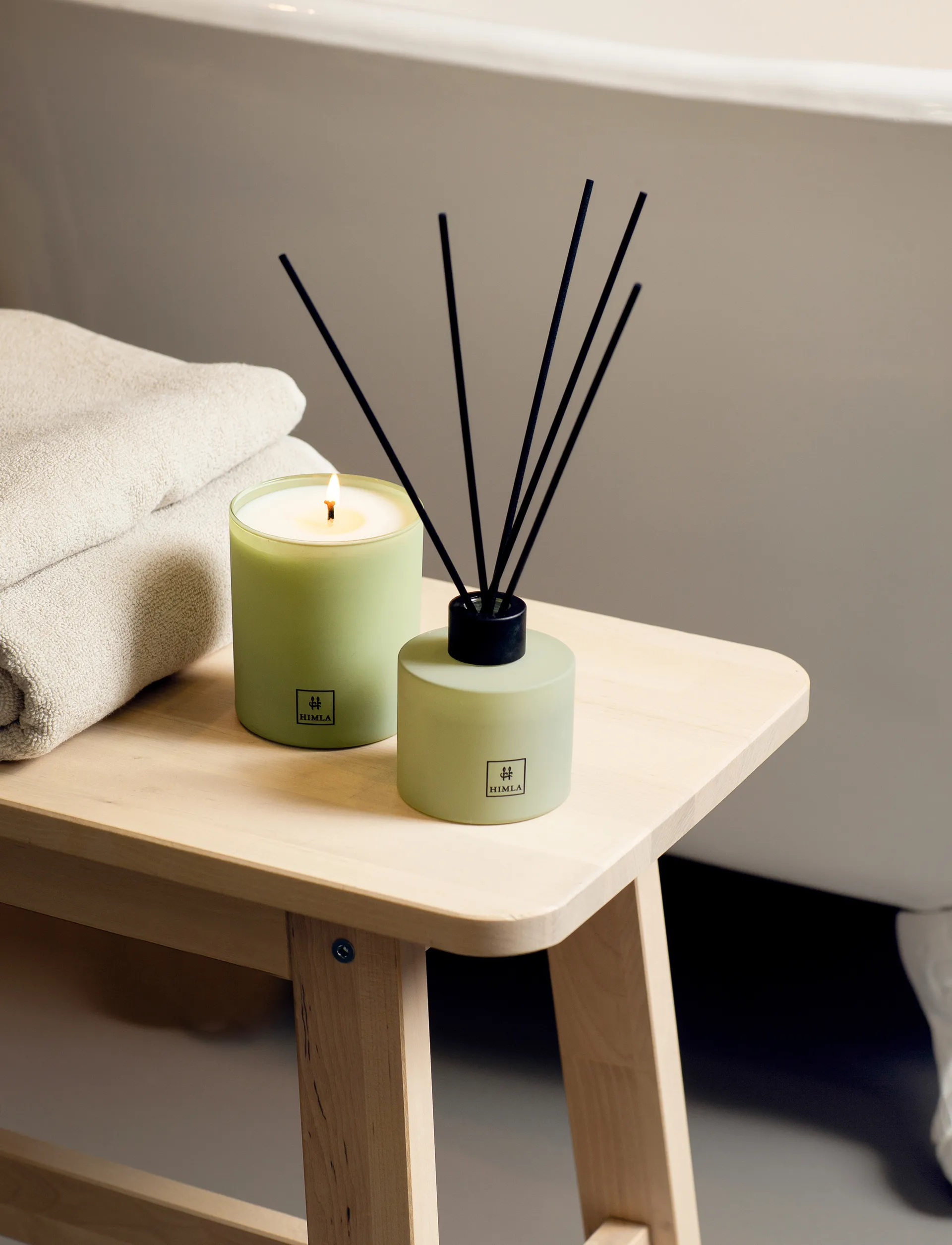 Inhale geurkaars 230 g, Garden greens Himla