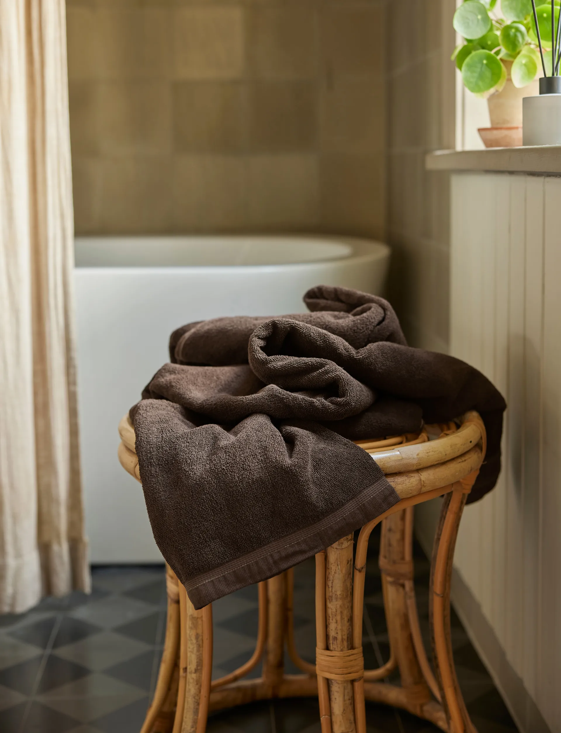 Lina handdoek chocolat, 70x140 cm Himla