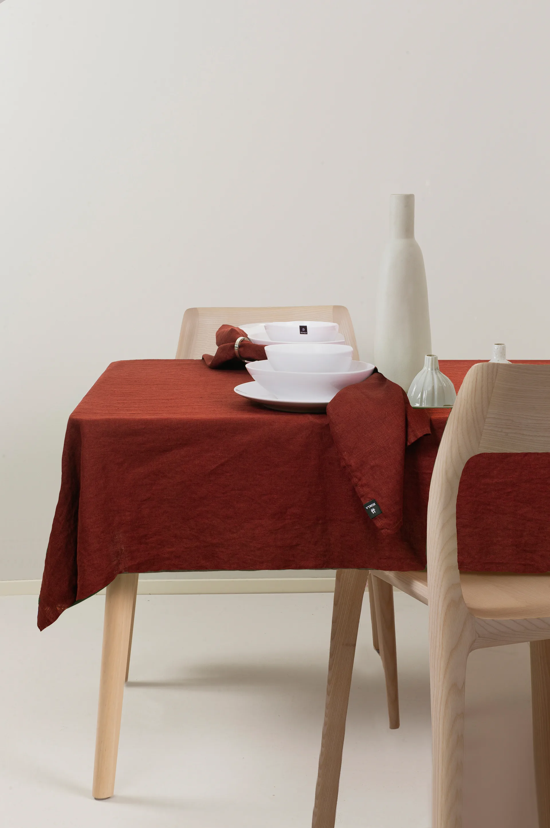 Sunshine tafelkleed 140x330 cm, Lingonberry (rood) Himla