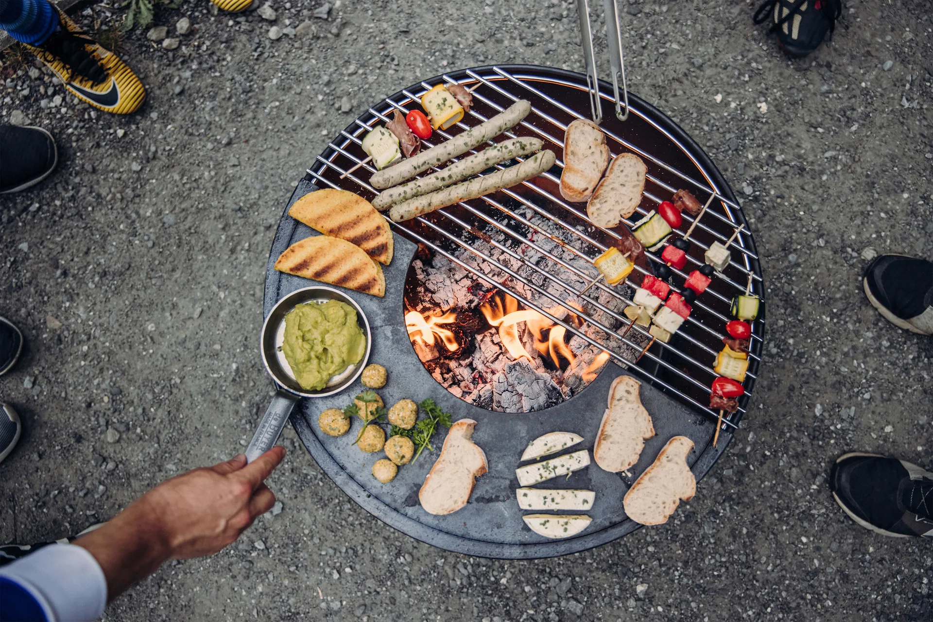 BOWL 57 vuurschaal, Zwart-zilver, steronderstel Höfats