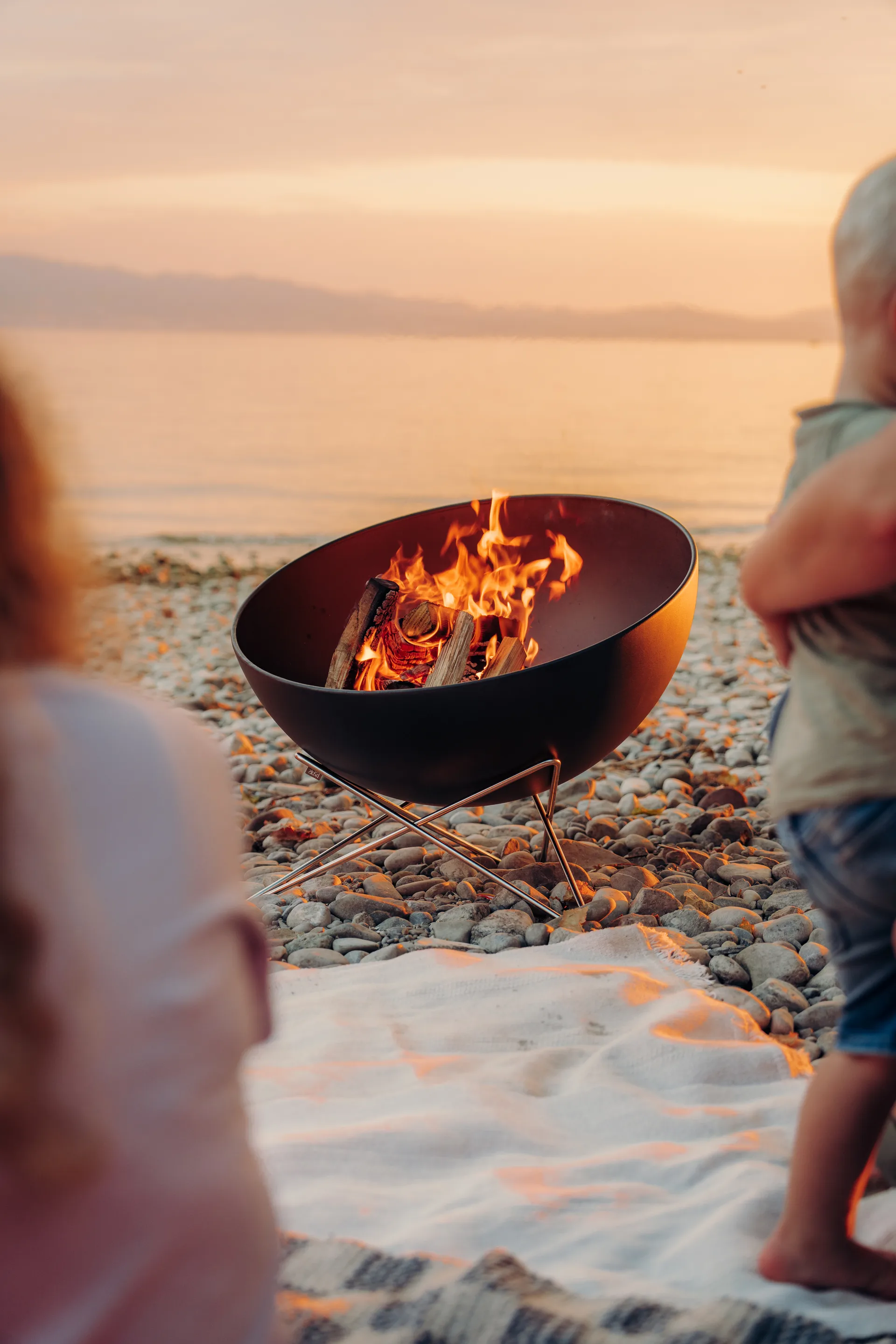 BOWL 57 vuurschaal, Zwart-zilver, steronderstel Höfats