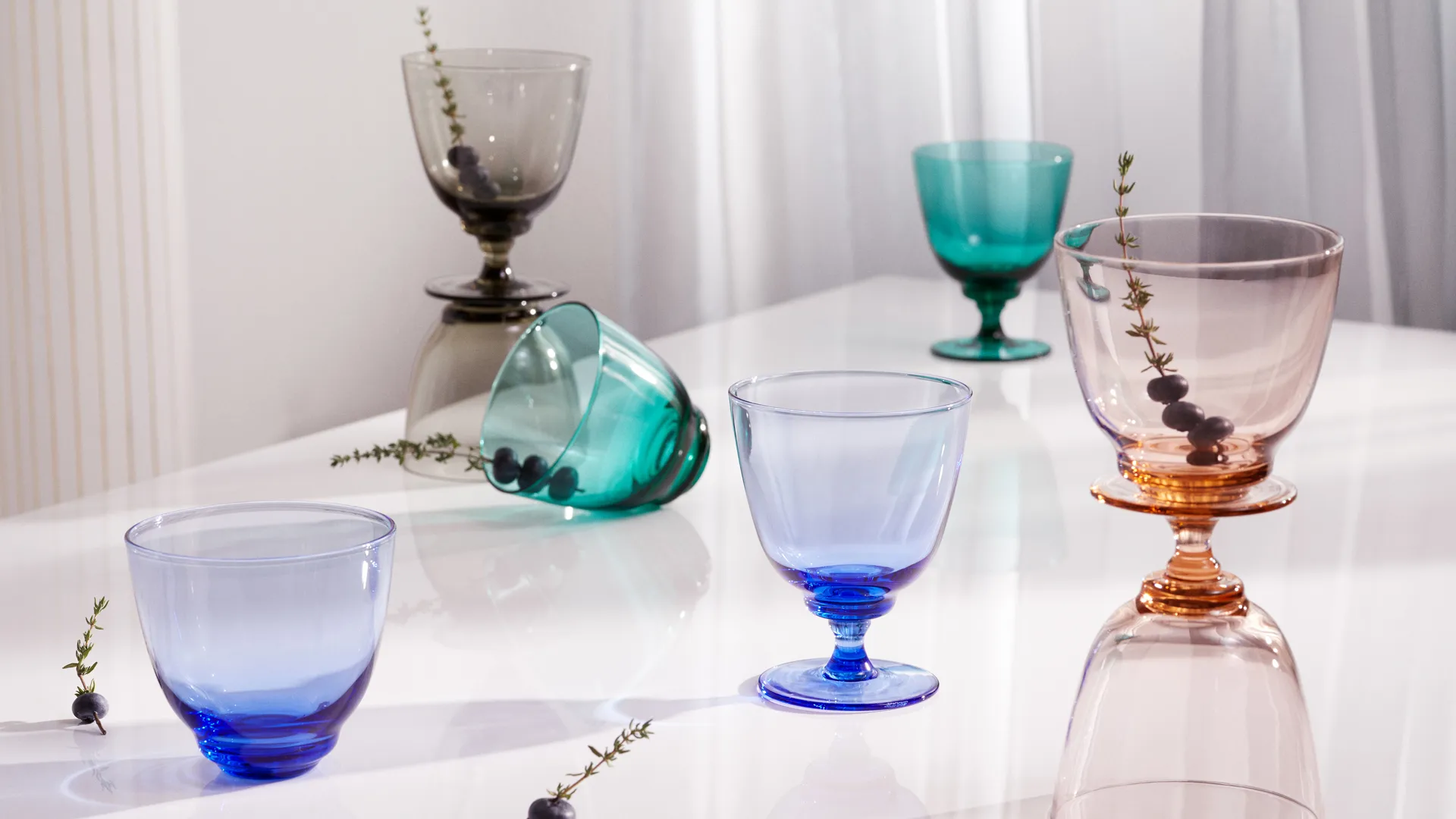 Flow glas op voet 35 cl, Donkerblauw Holmegaard