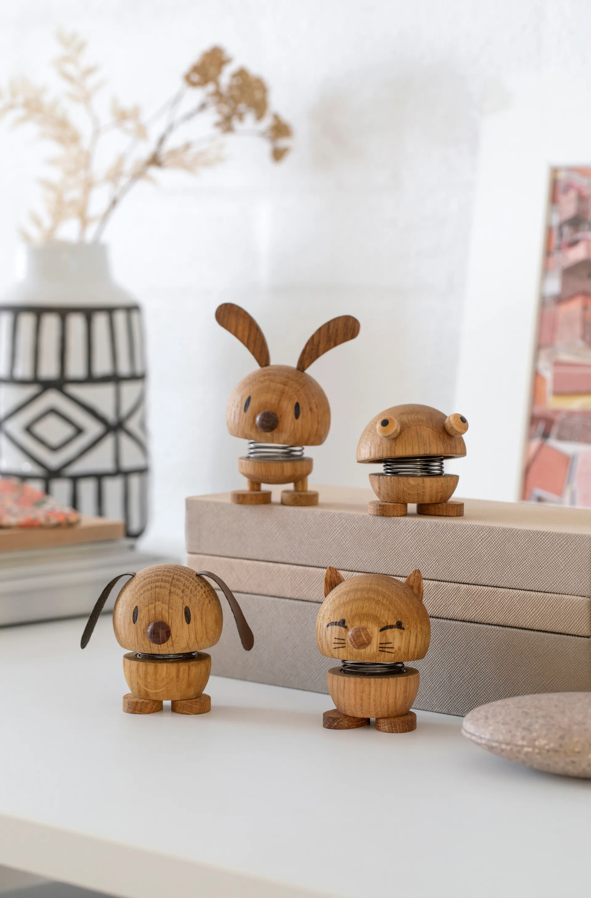 Hoptimist Dog S figuur, Oak Hoptimist
