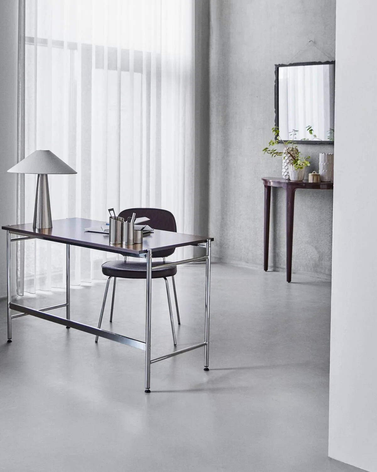 Arph bureau, Moerbei-chroom, 125x60x74 cm House Doctor