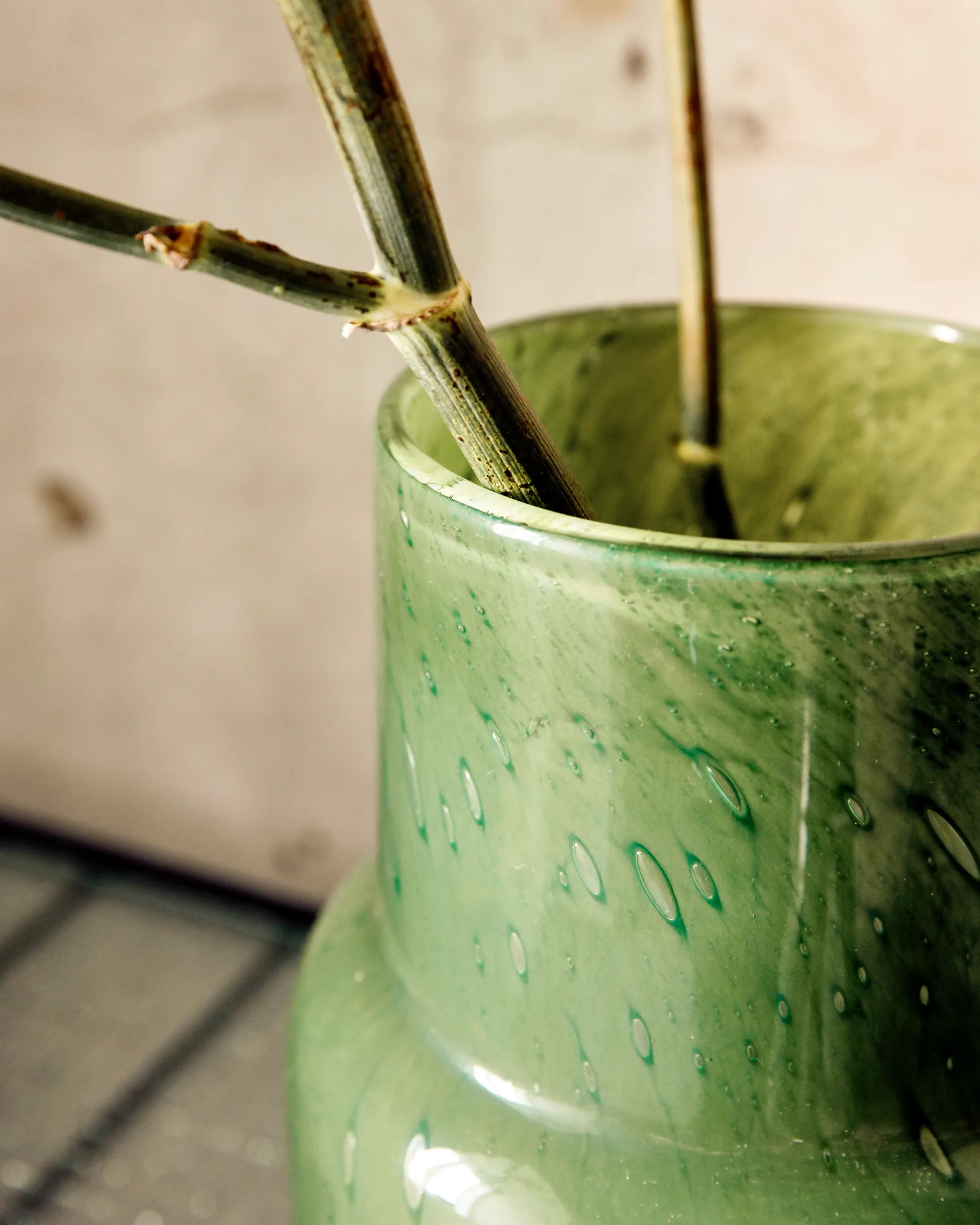 Bole vaas Ø17,5 cm, Donkergroen House Doctor